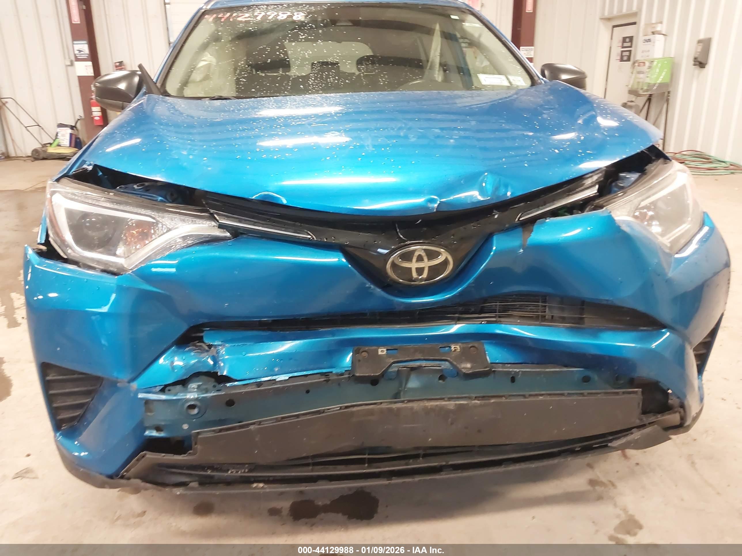 TOYOTA RAV4 image 6