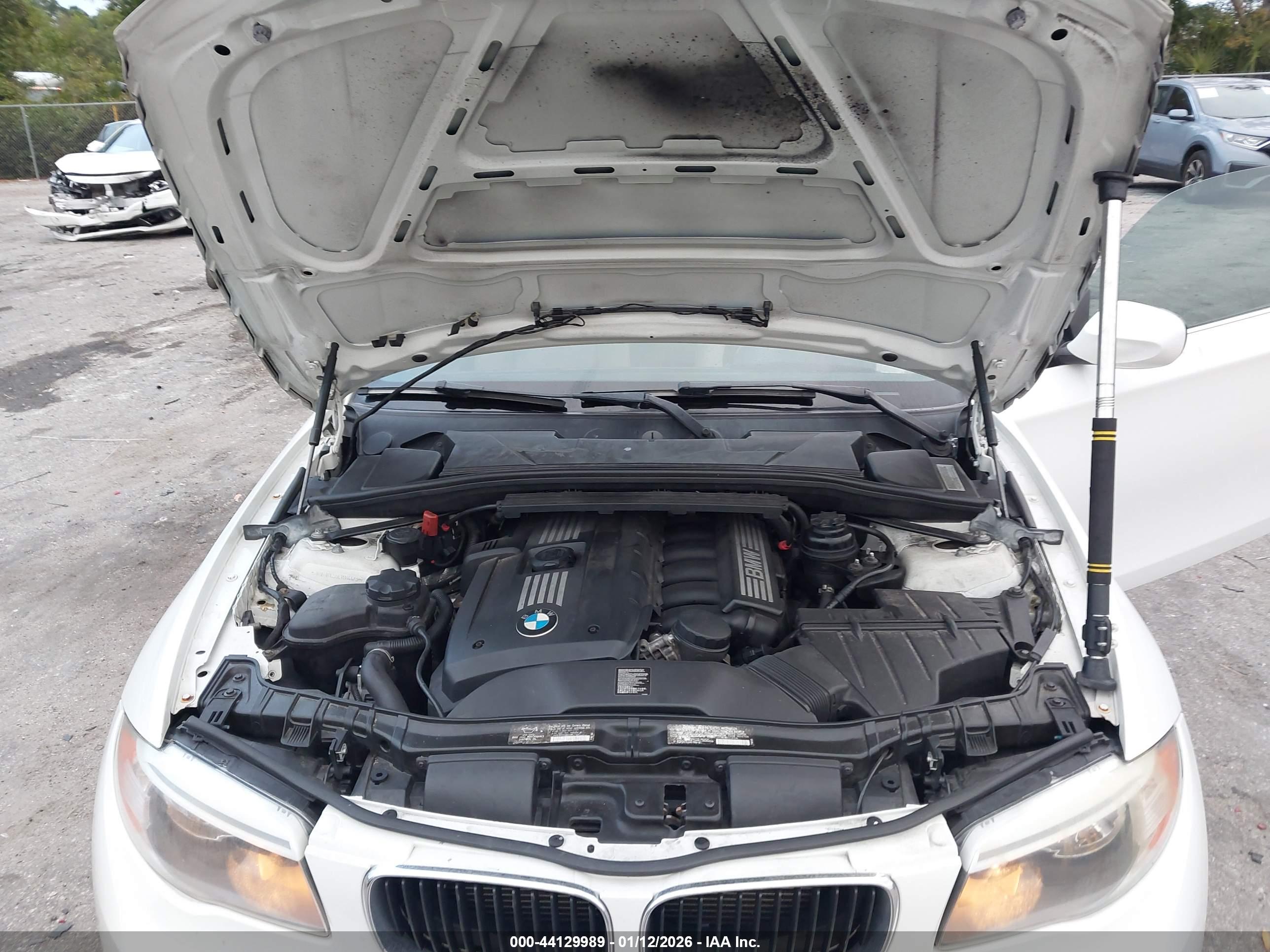 BMW 128I image 10