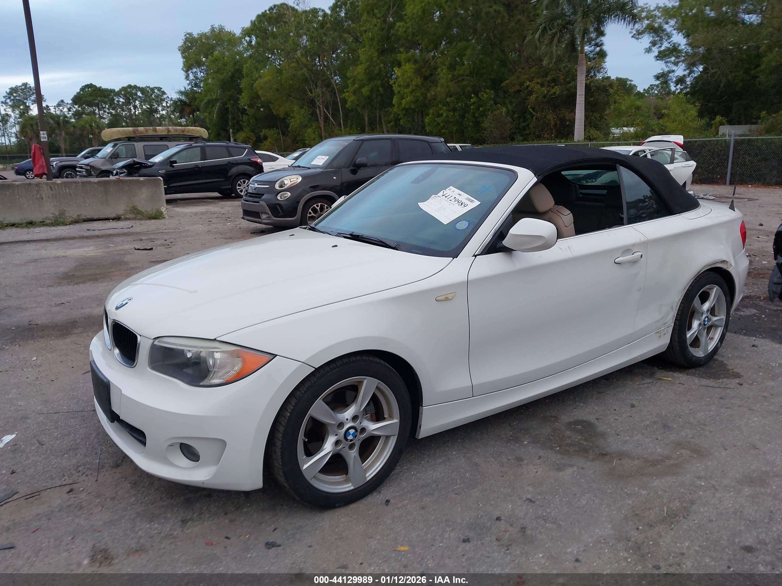 BMW 128I image 2