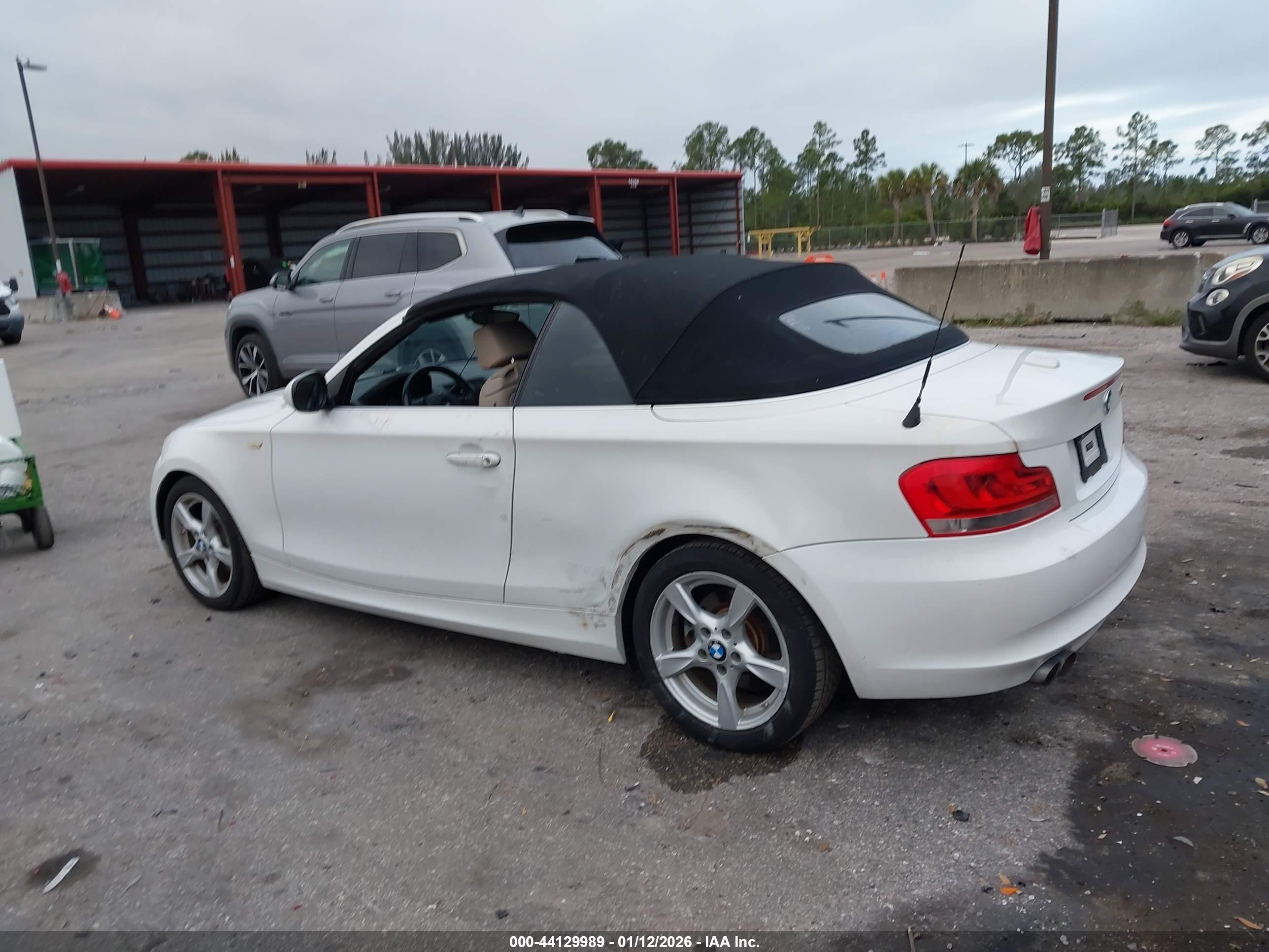BMW 128I image 3