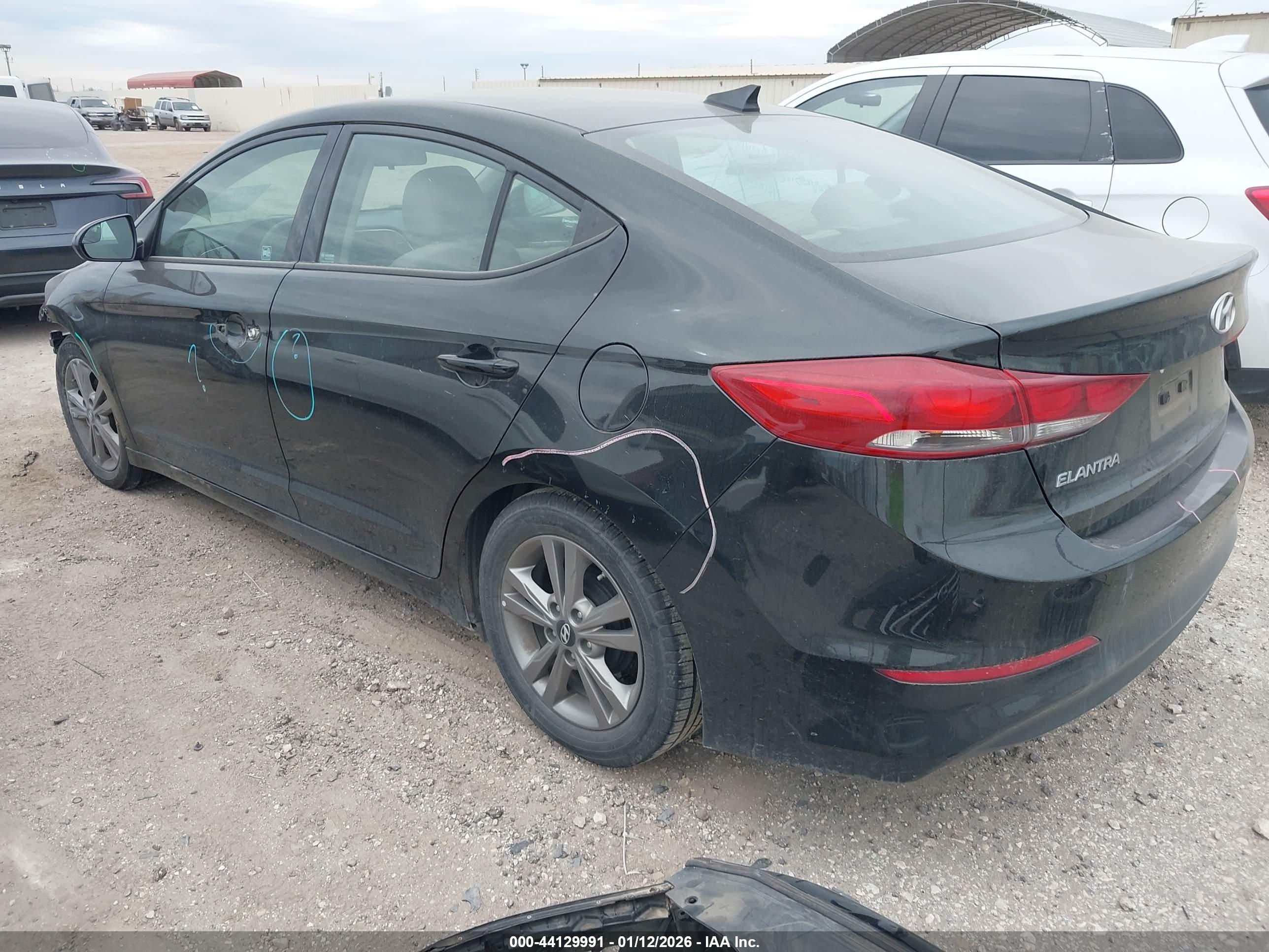 HYUNDAI ELANTRA image 3