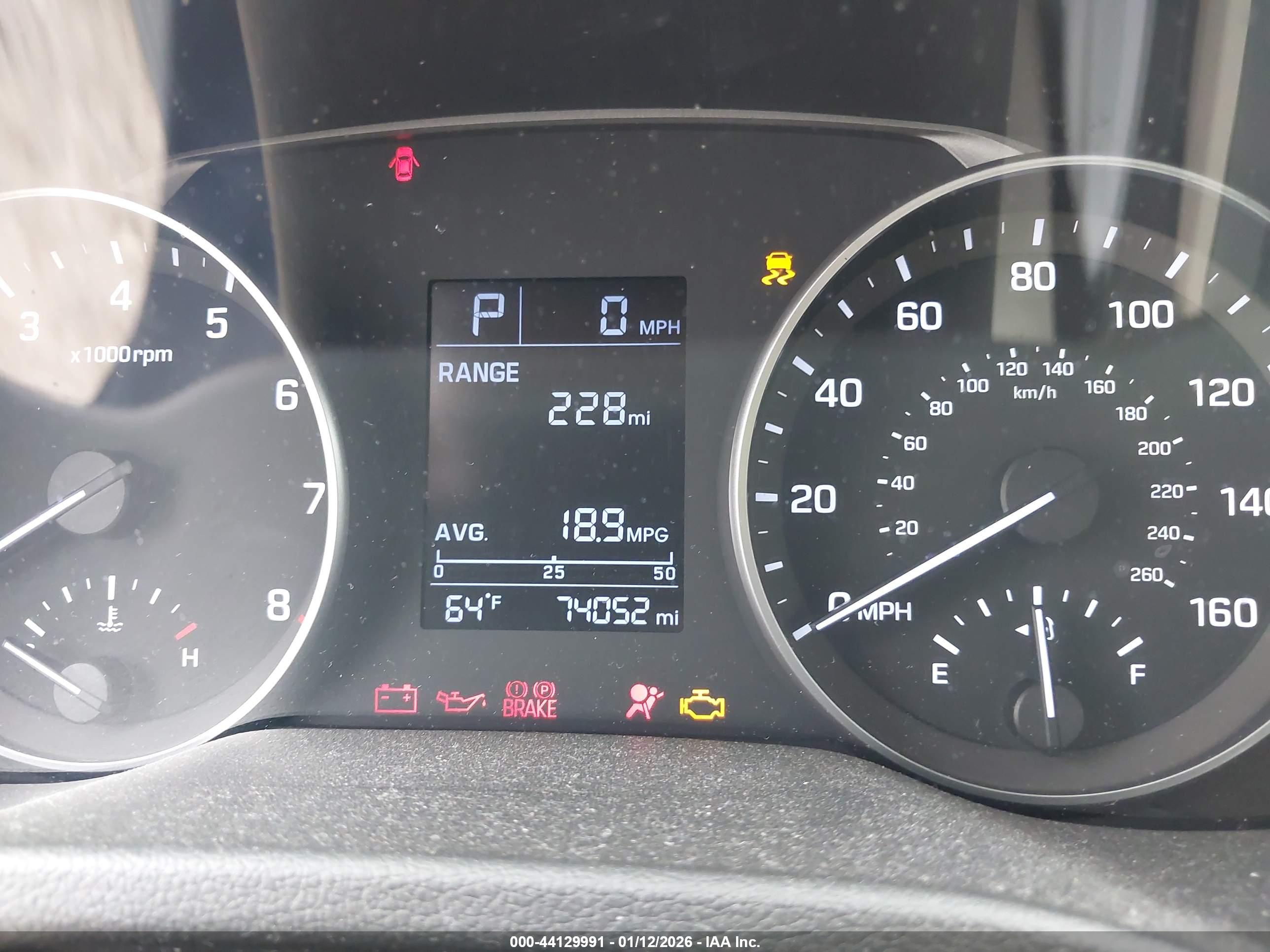 HYUNDAI ELANTRA image 7