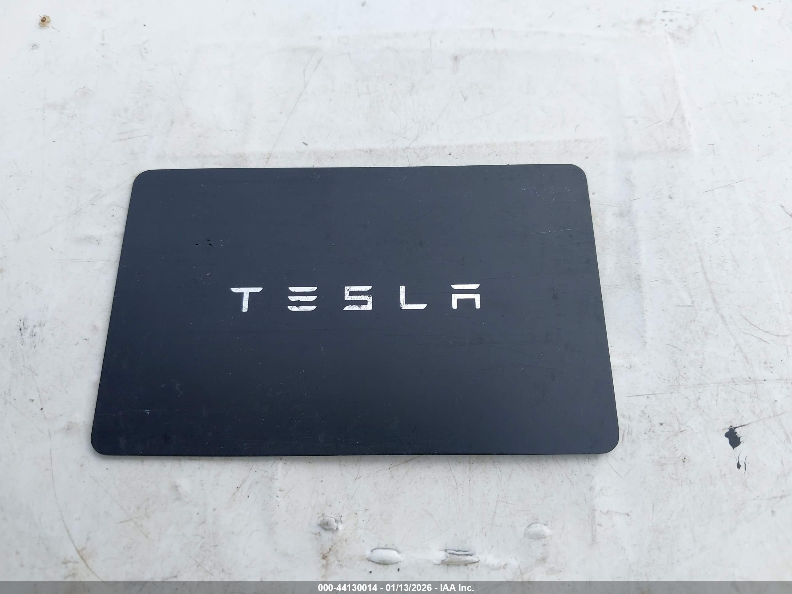 TESLA MODEL image 11