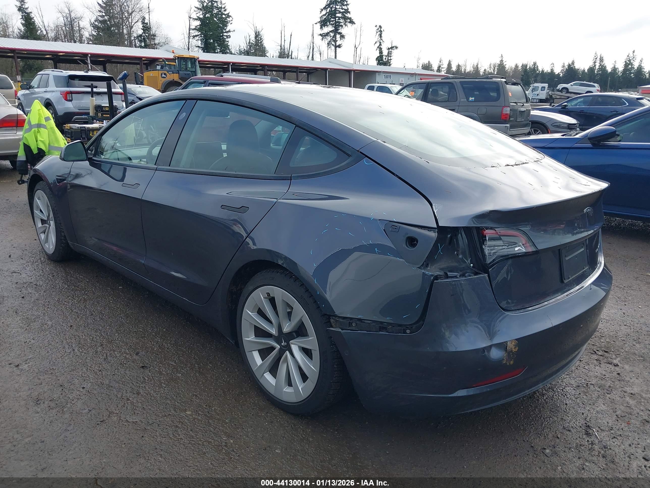 TESLA MODEL image 3