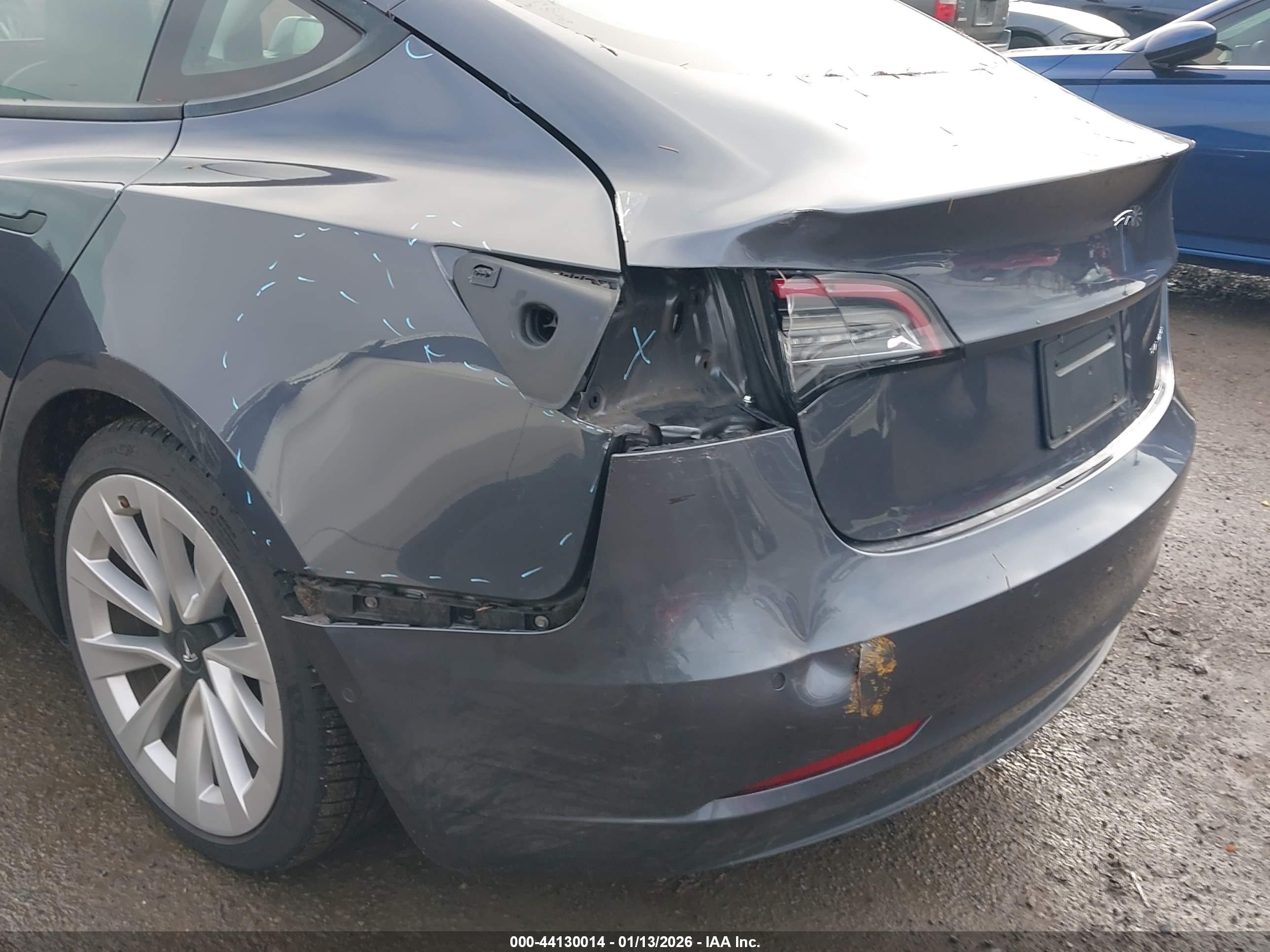 TESLA MODEL image 6