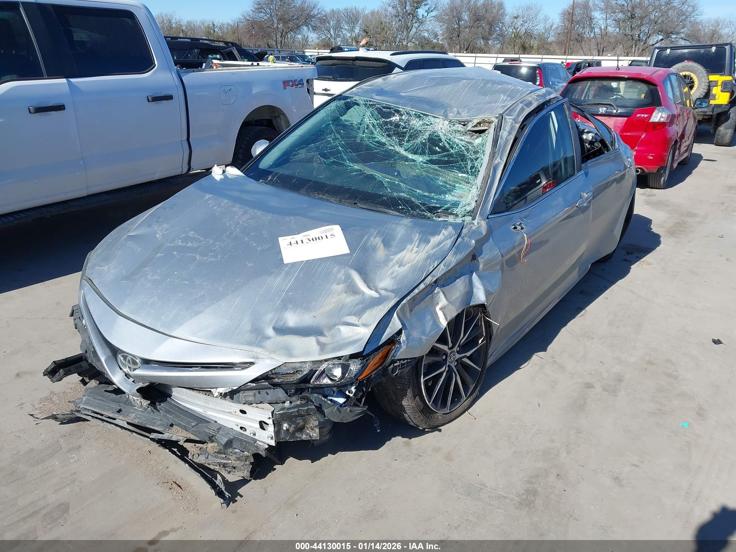 TOYOTA CAMRY image 2