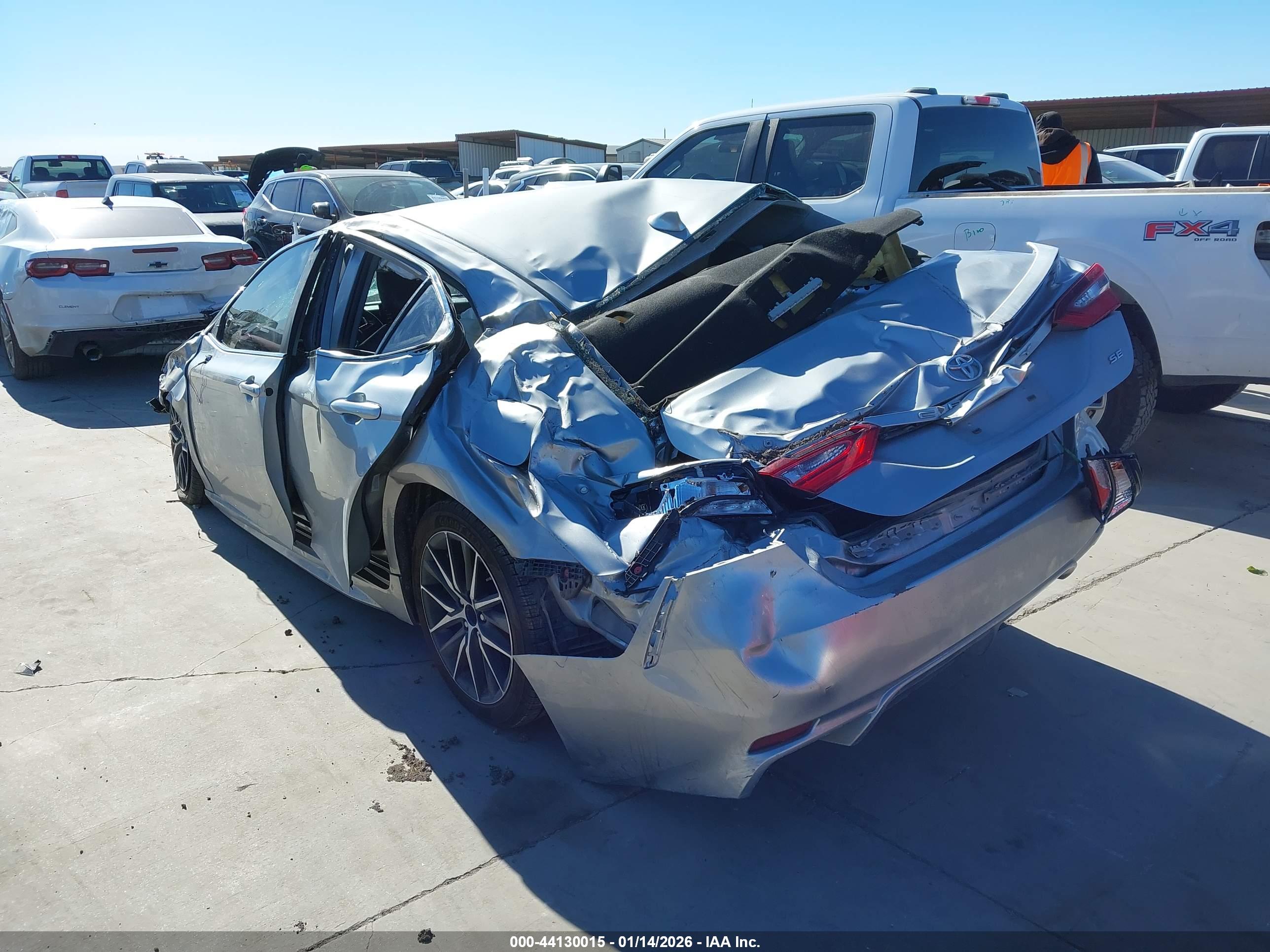 TOYOTA CAMRY image 3