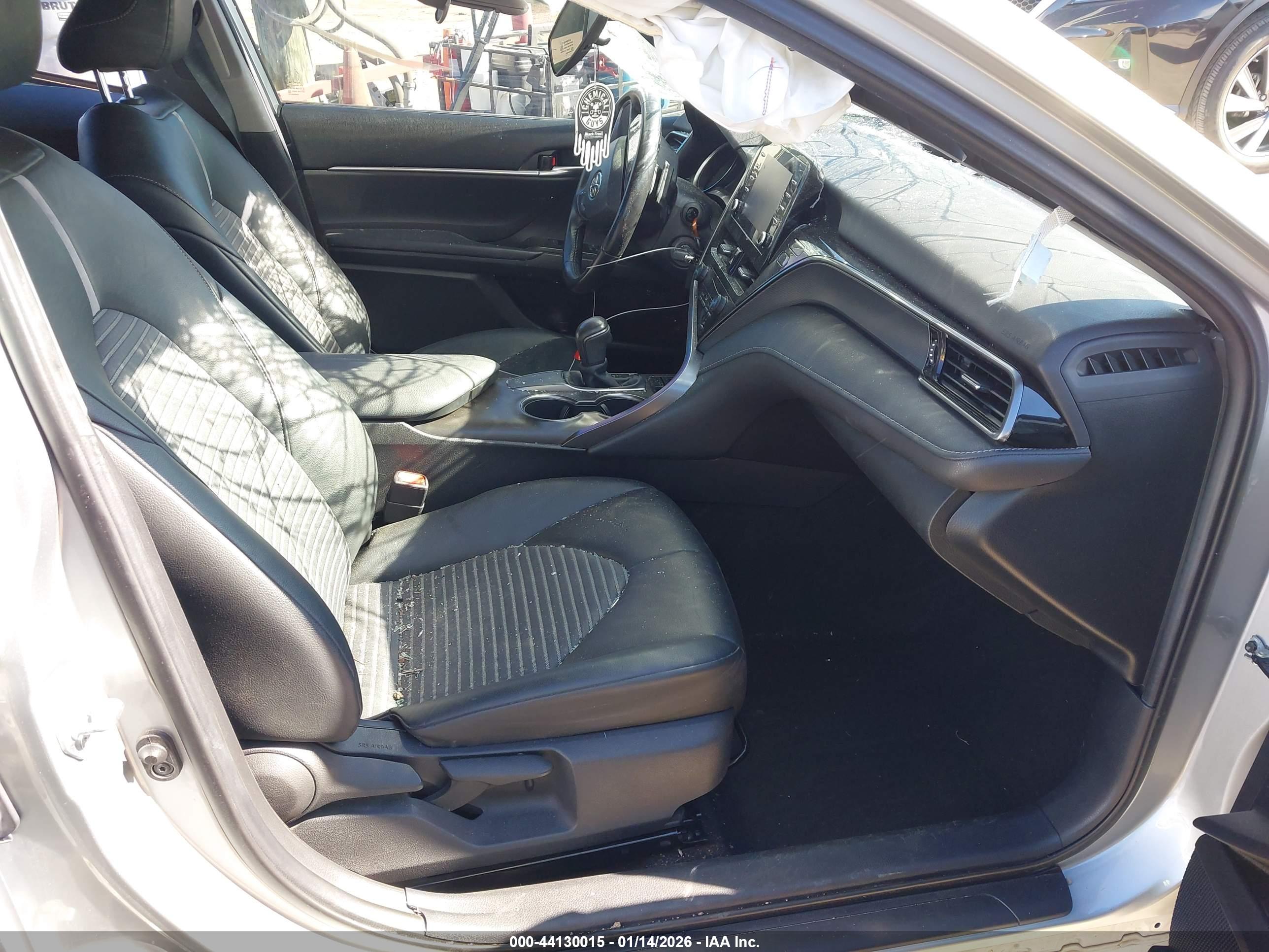TOYOTA CAMRY image 5