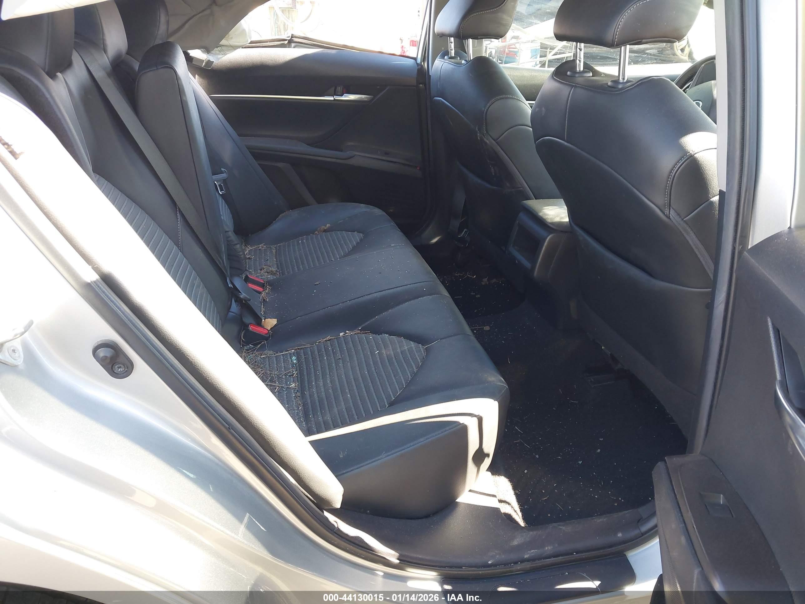 TOYOTA CAMRY image 8