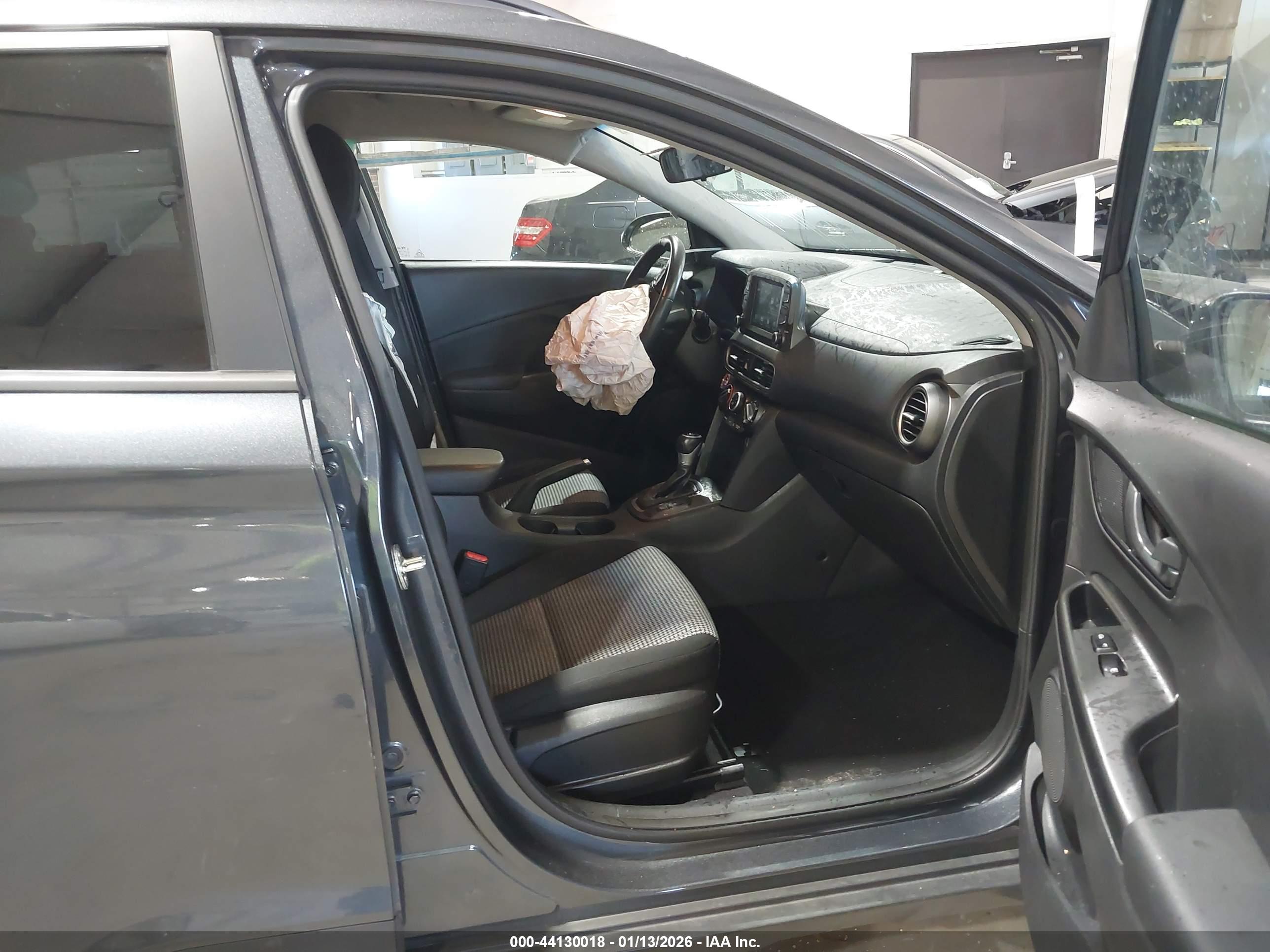 HYUNDAI KONA image 5