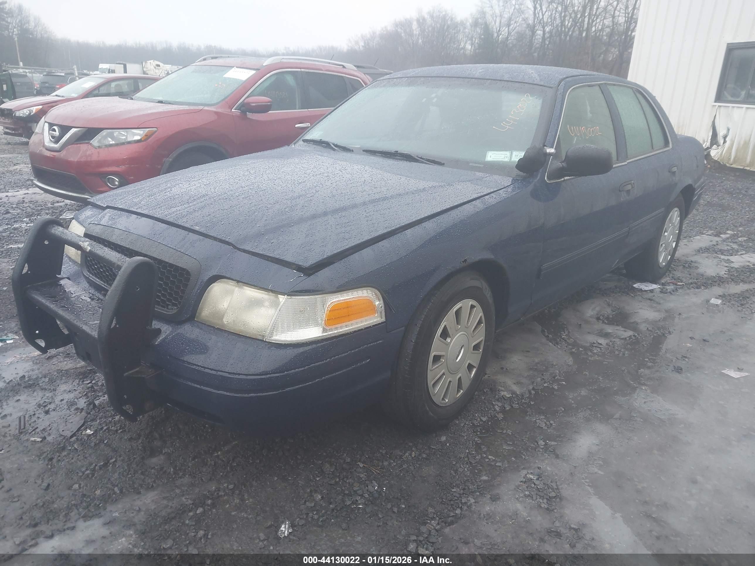 FORD CROWN image 2