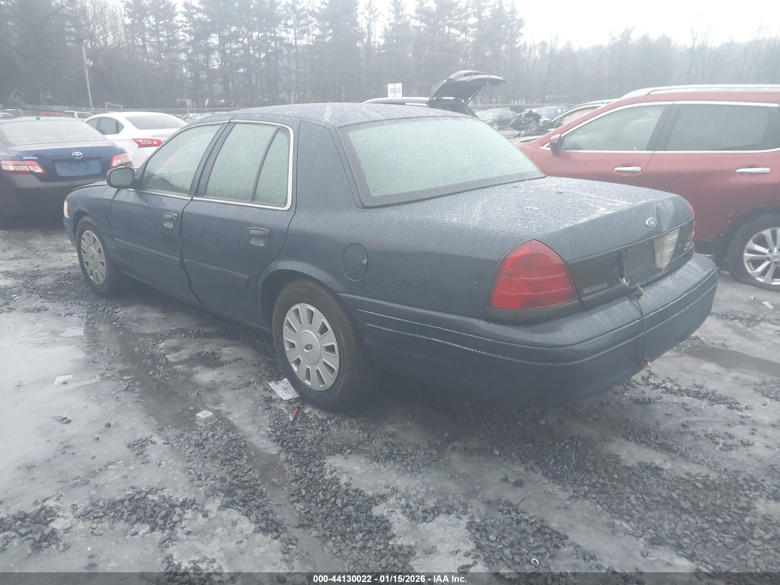 FORD CROWN image 3