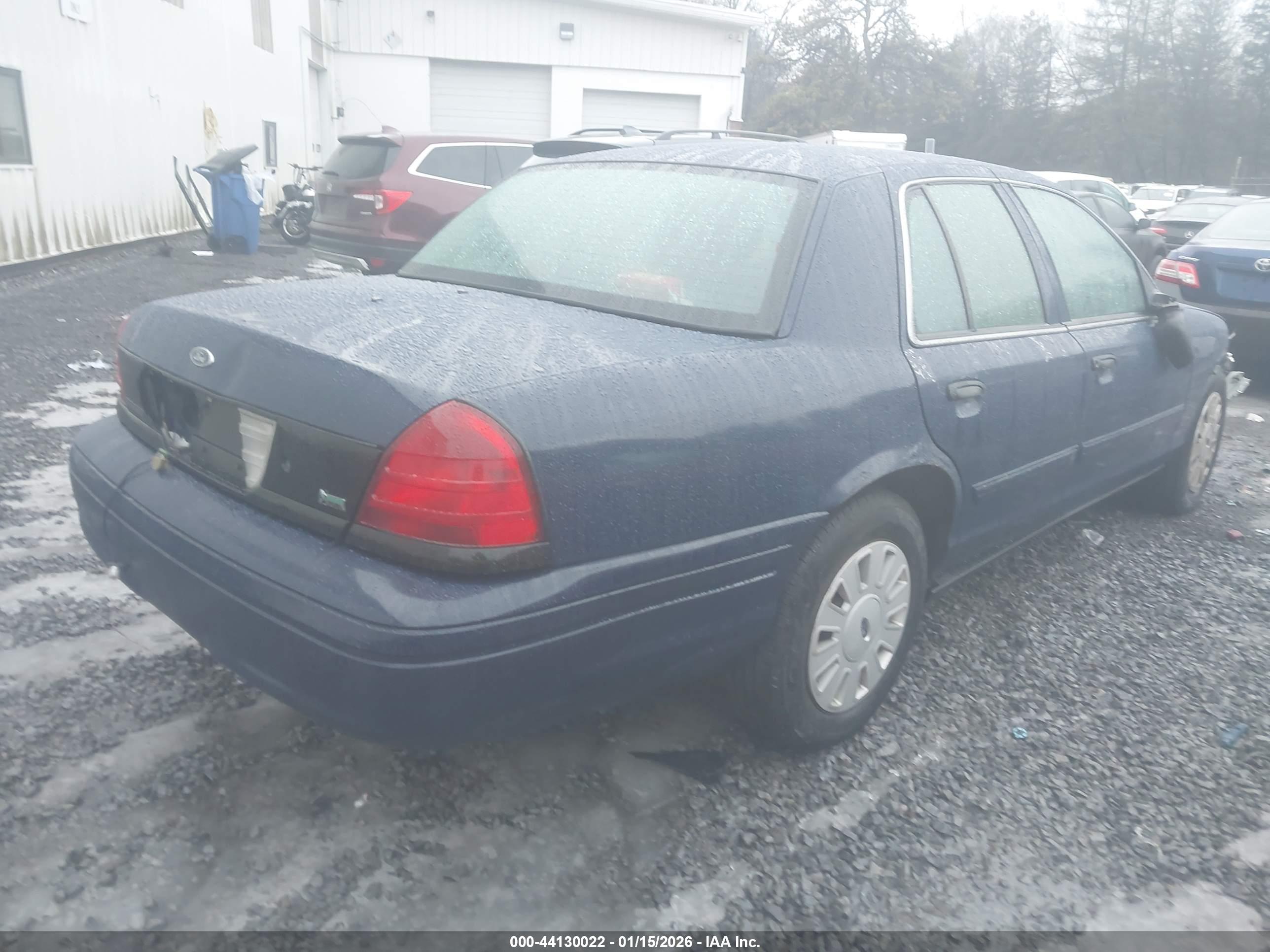FORD CROWN image 4