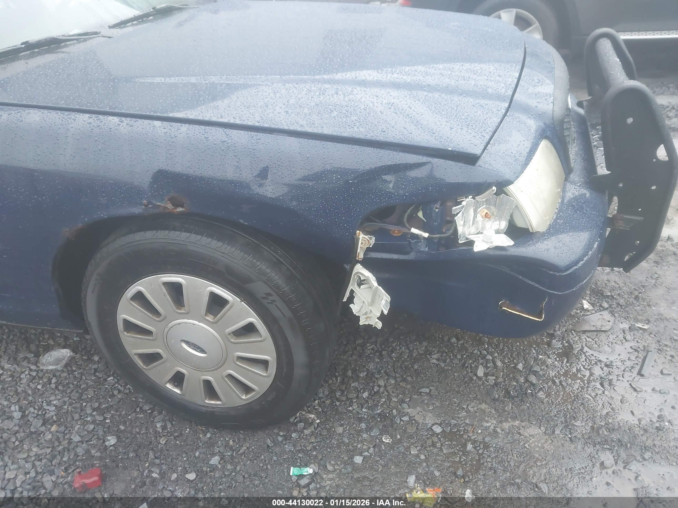FORD CROWN image 6