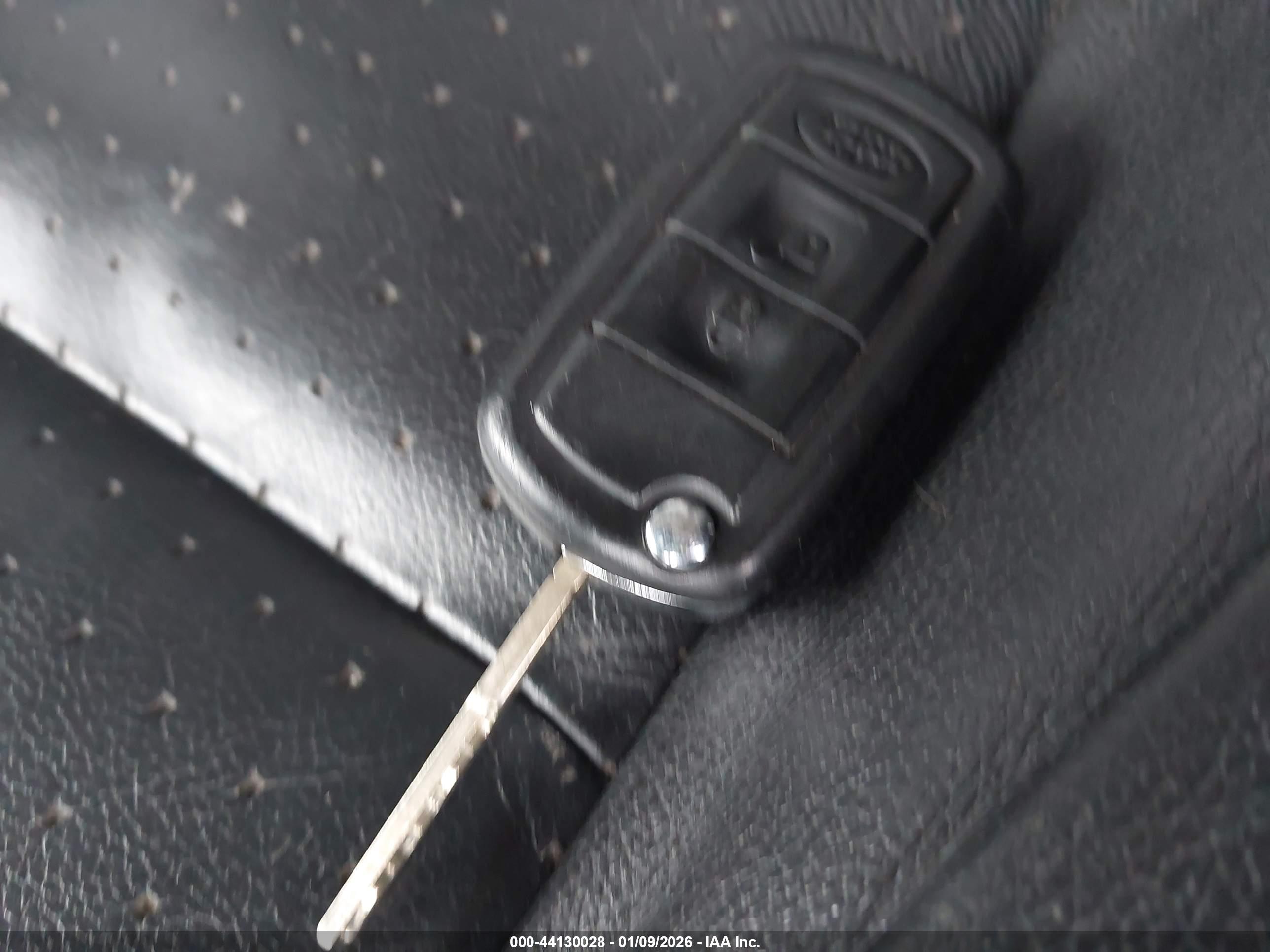 LAND ROVER image 11