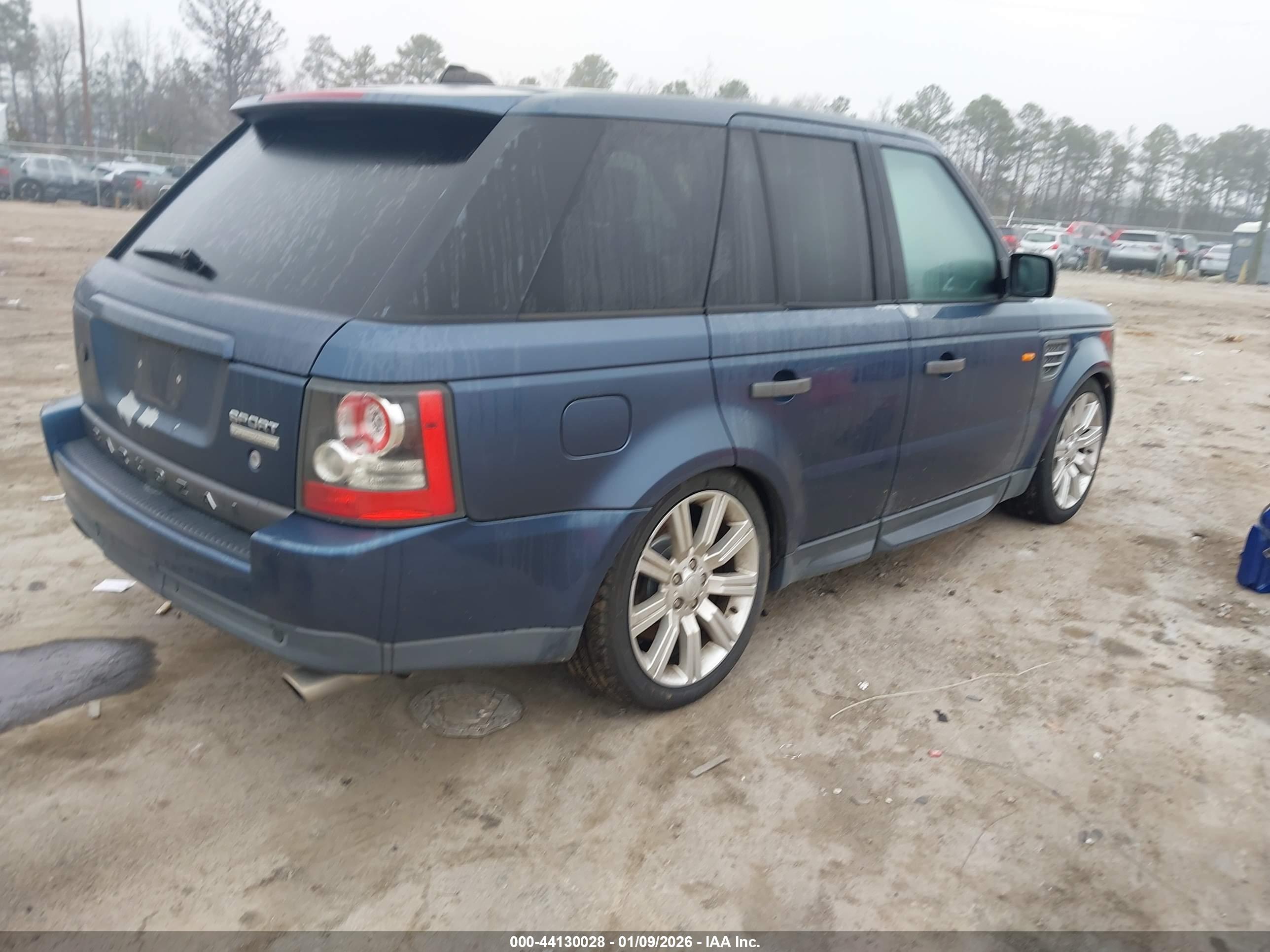 LAND ROVER image 4