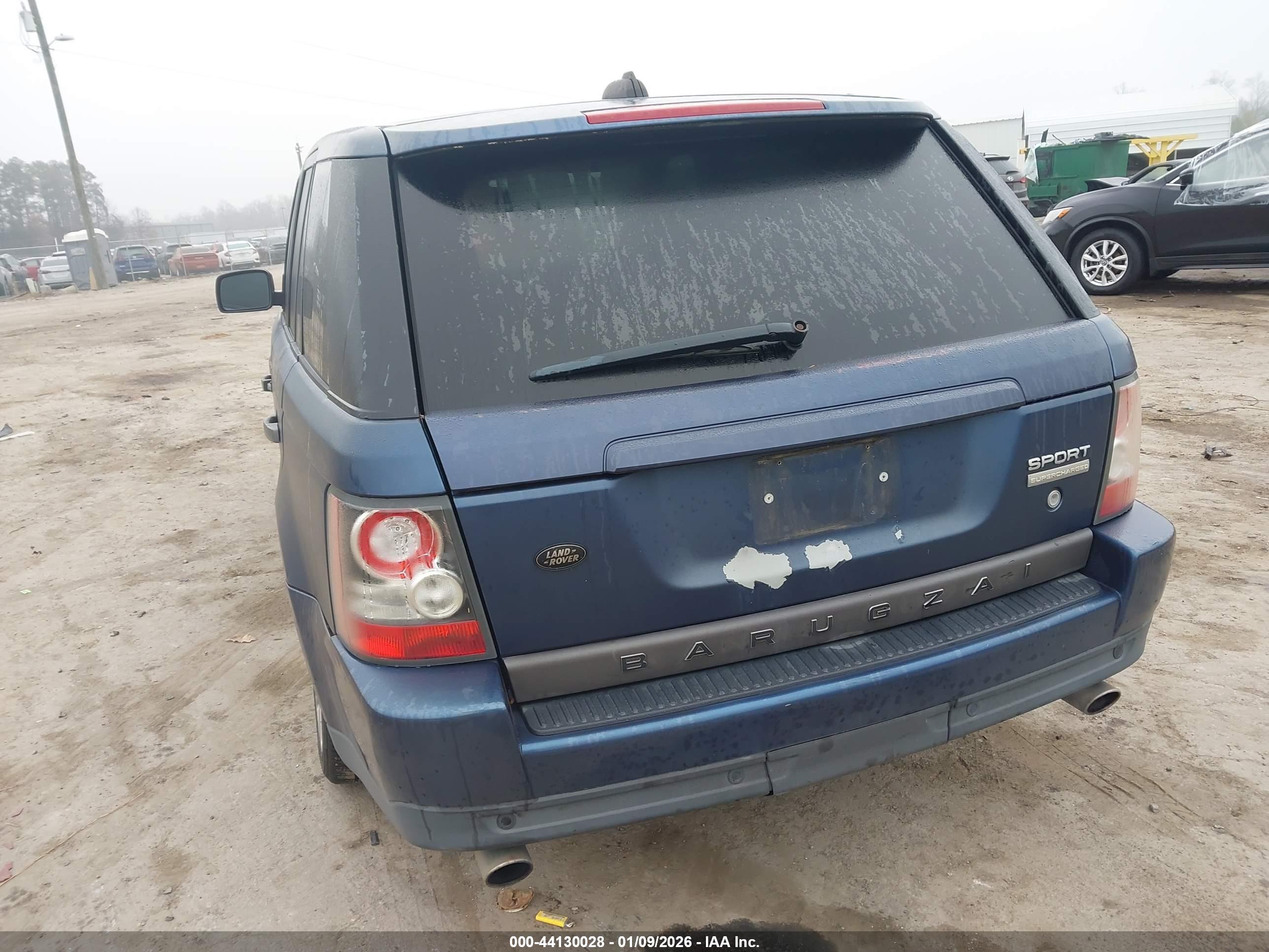 LAND ROVER image 6