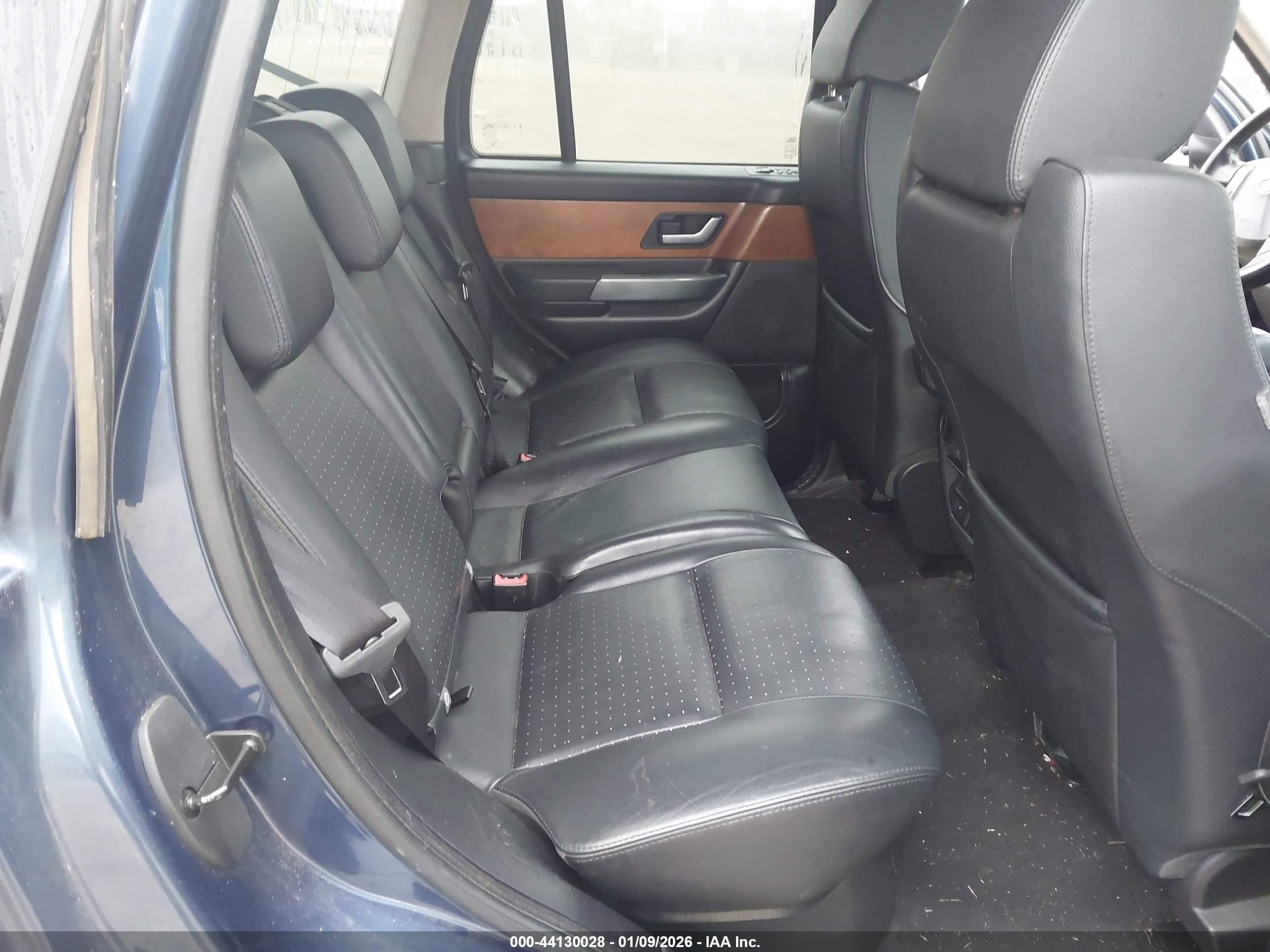 LAND ROVER image 8