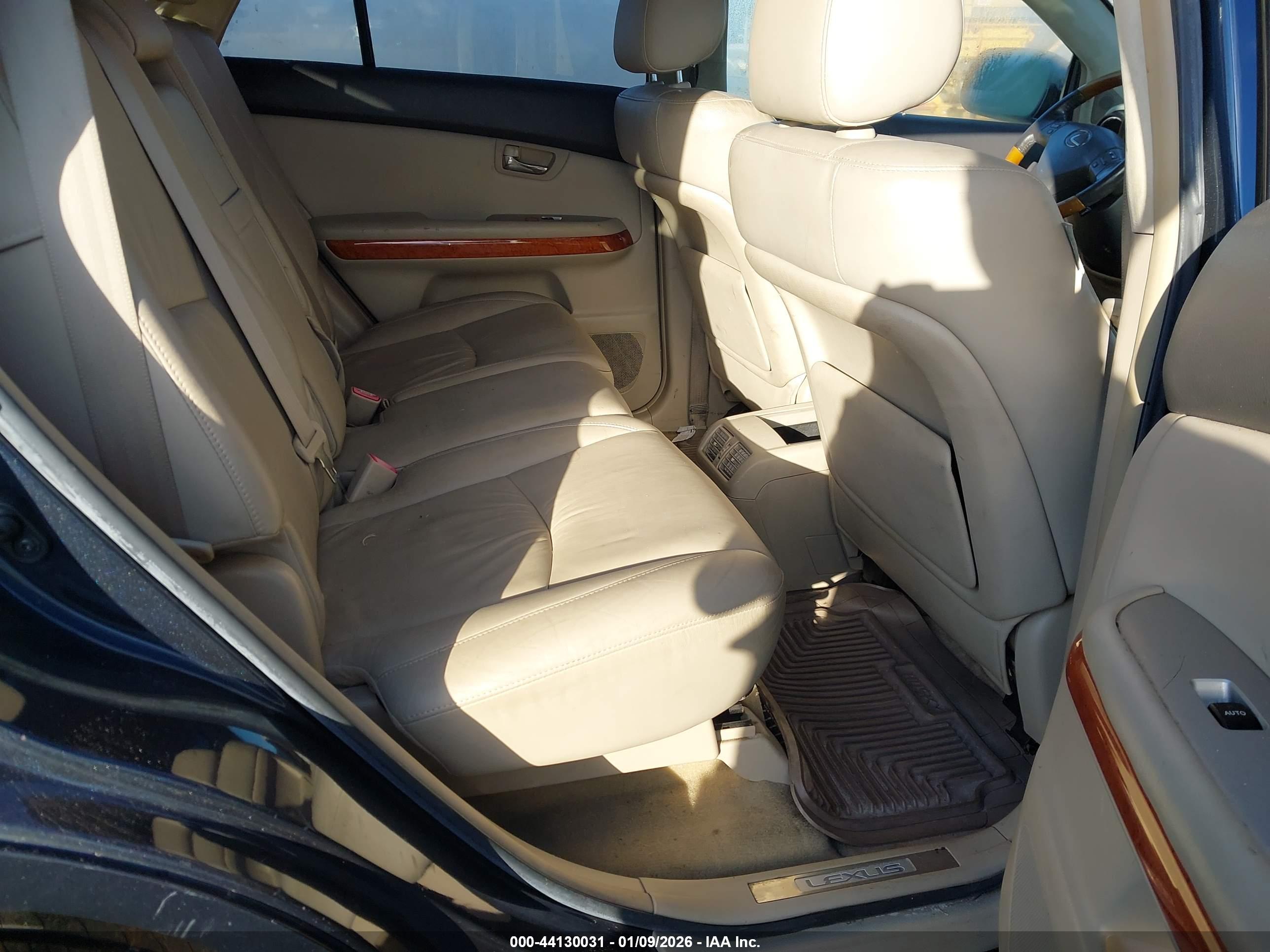 LEXUS RX image 8