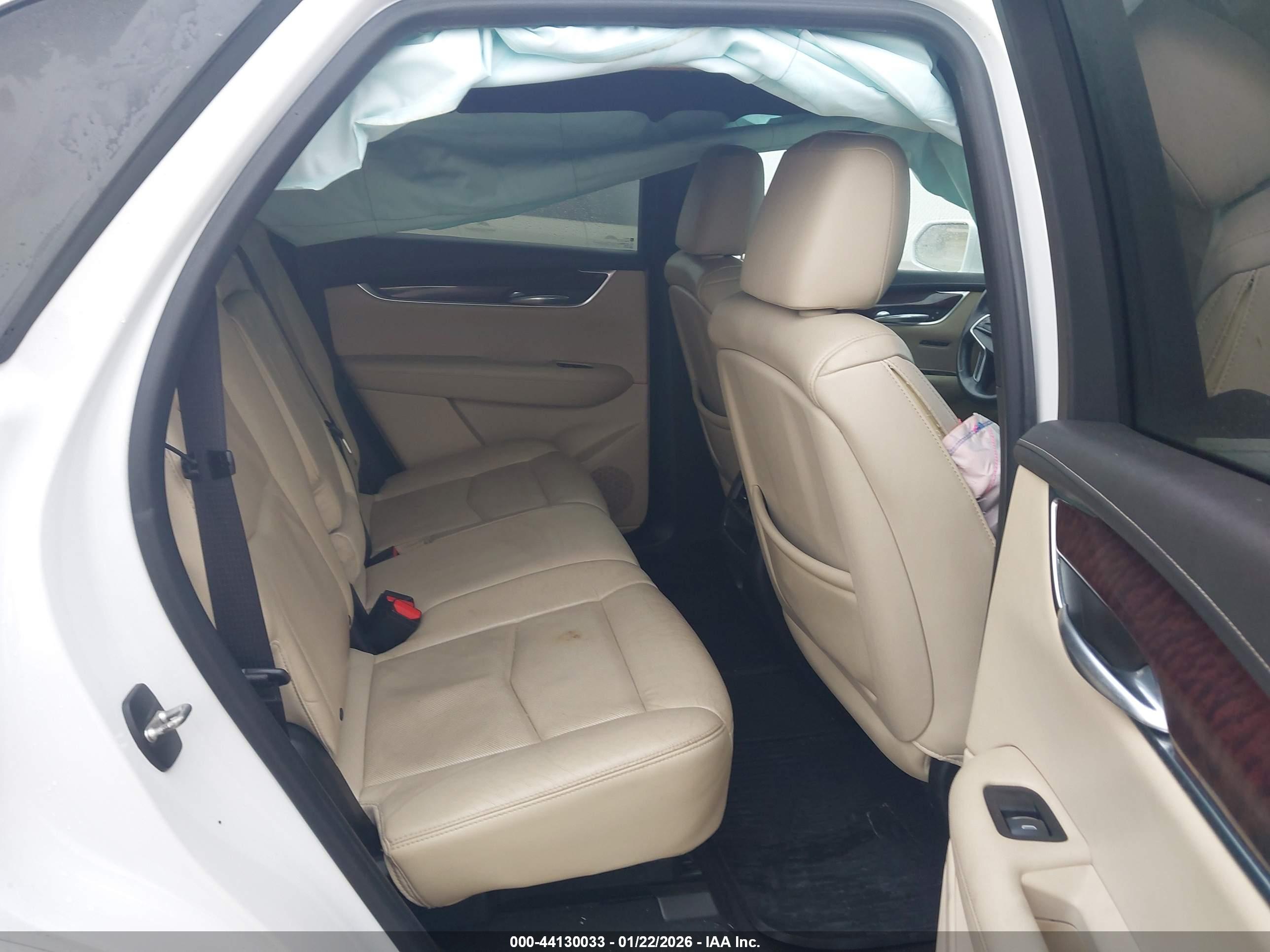CADILLAC XT5 image 8