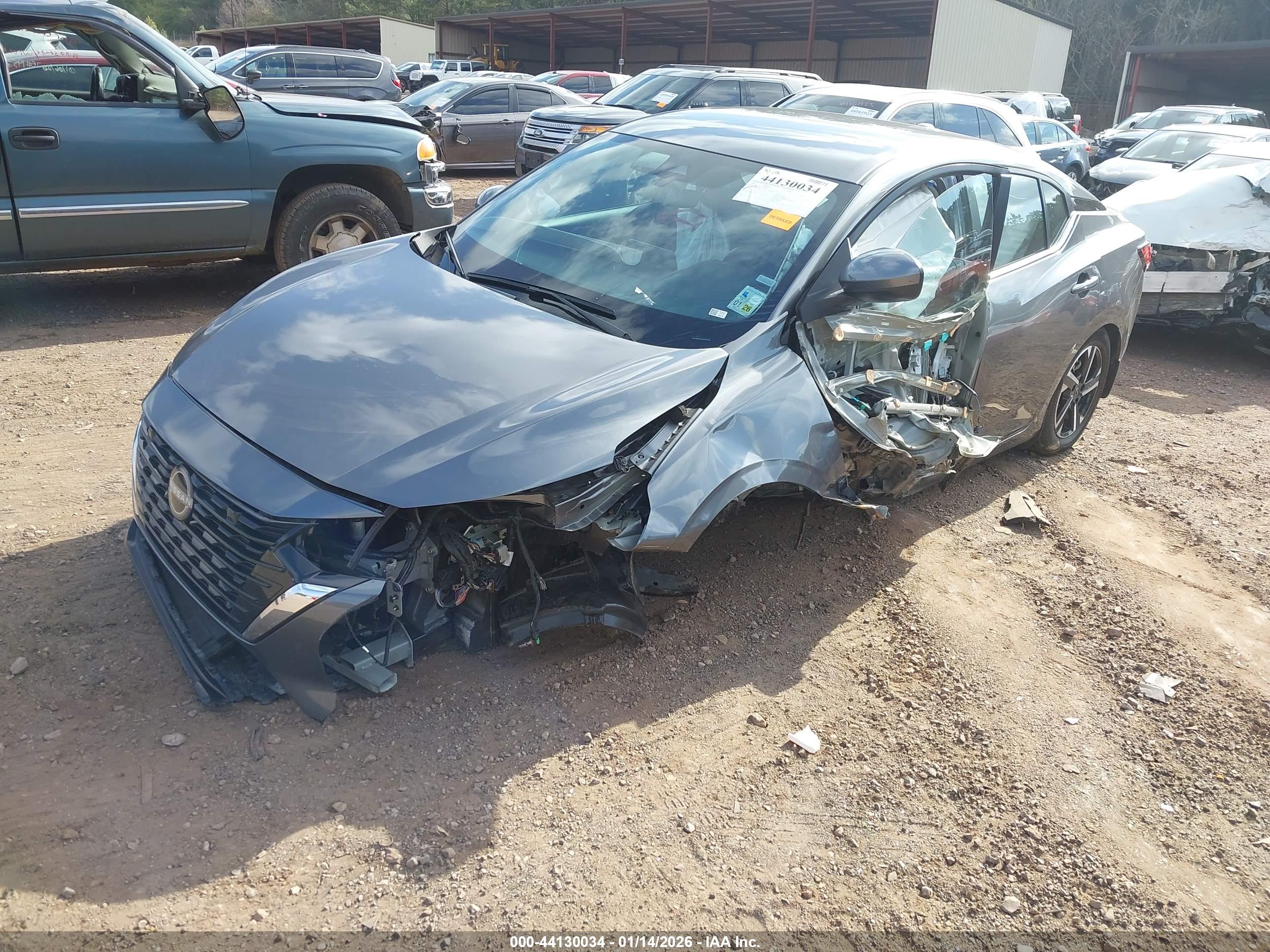 NISSAN SENTRA image 2
