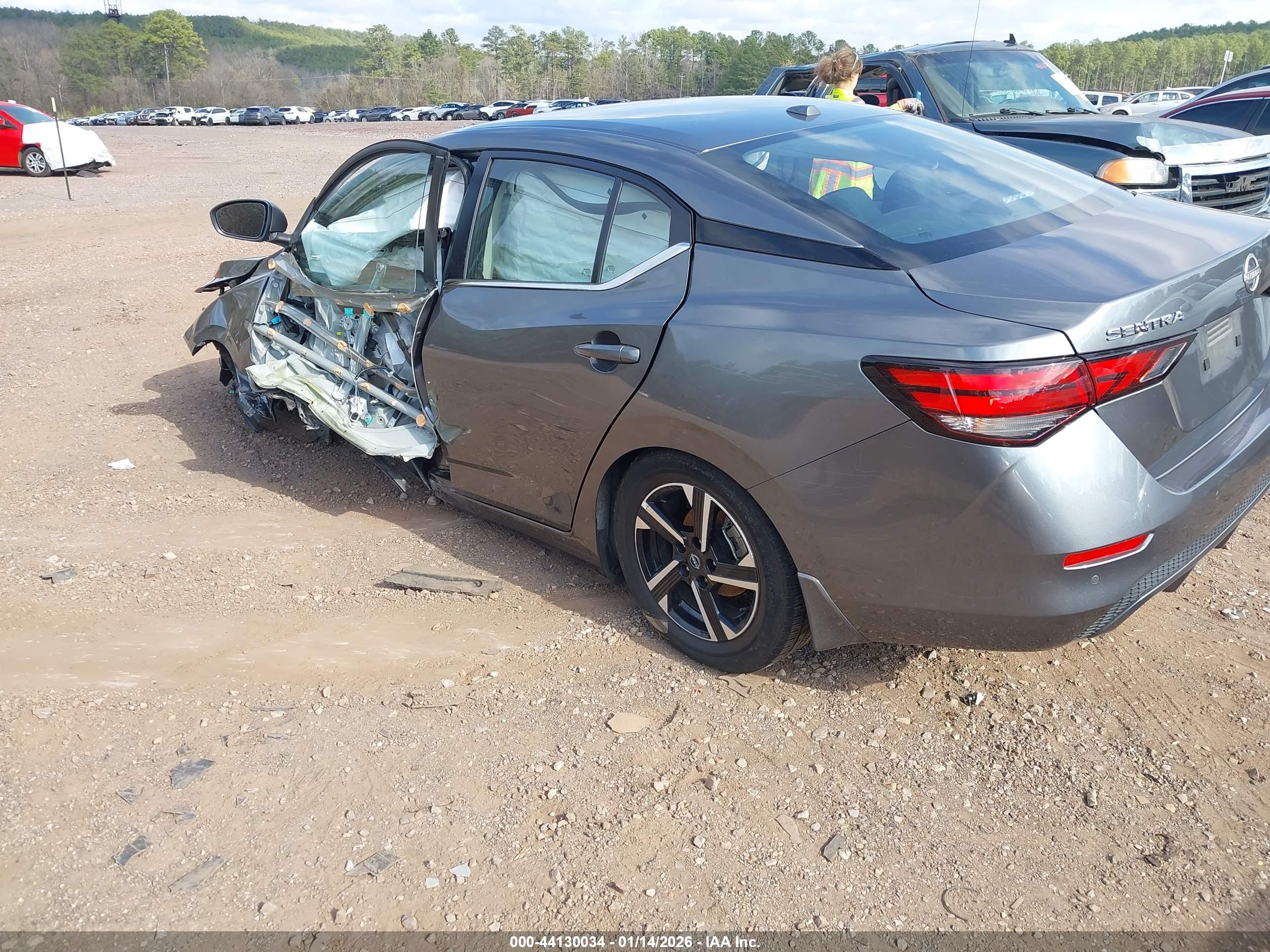 NISSAN SENTRA image 3