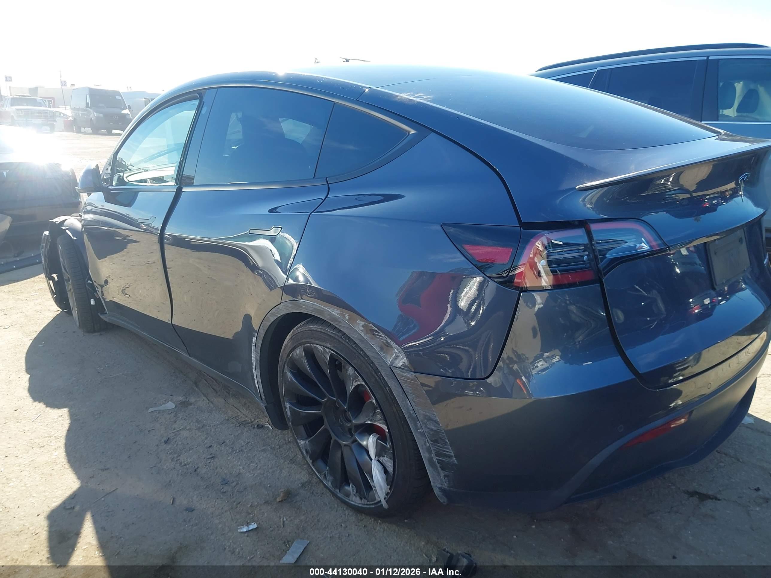 TESLA MODEL image 3