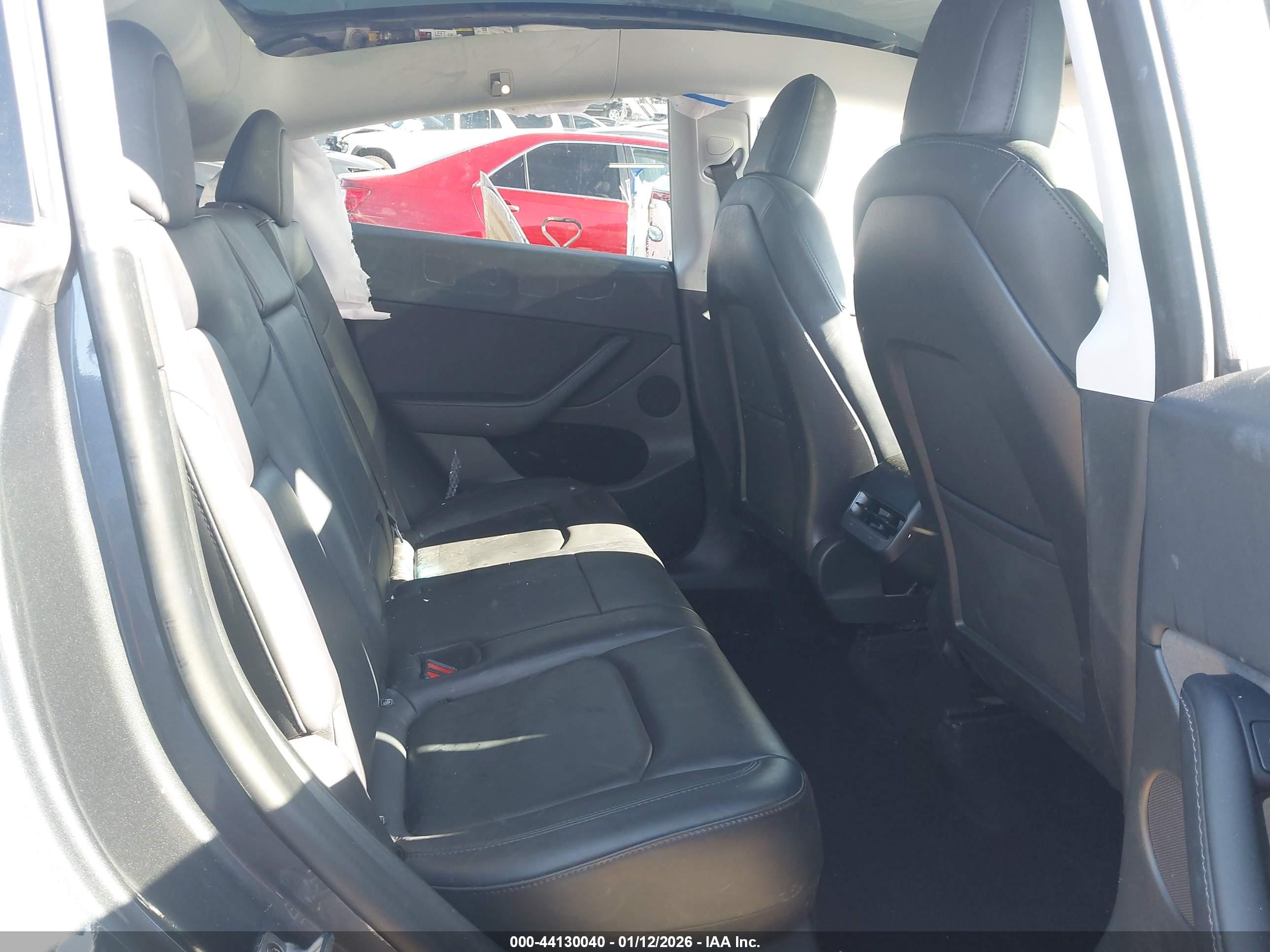 TESLA MODEL image 8