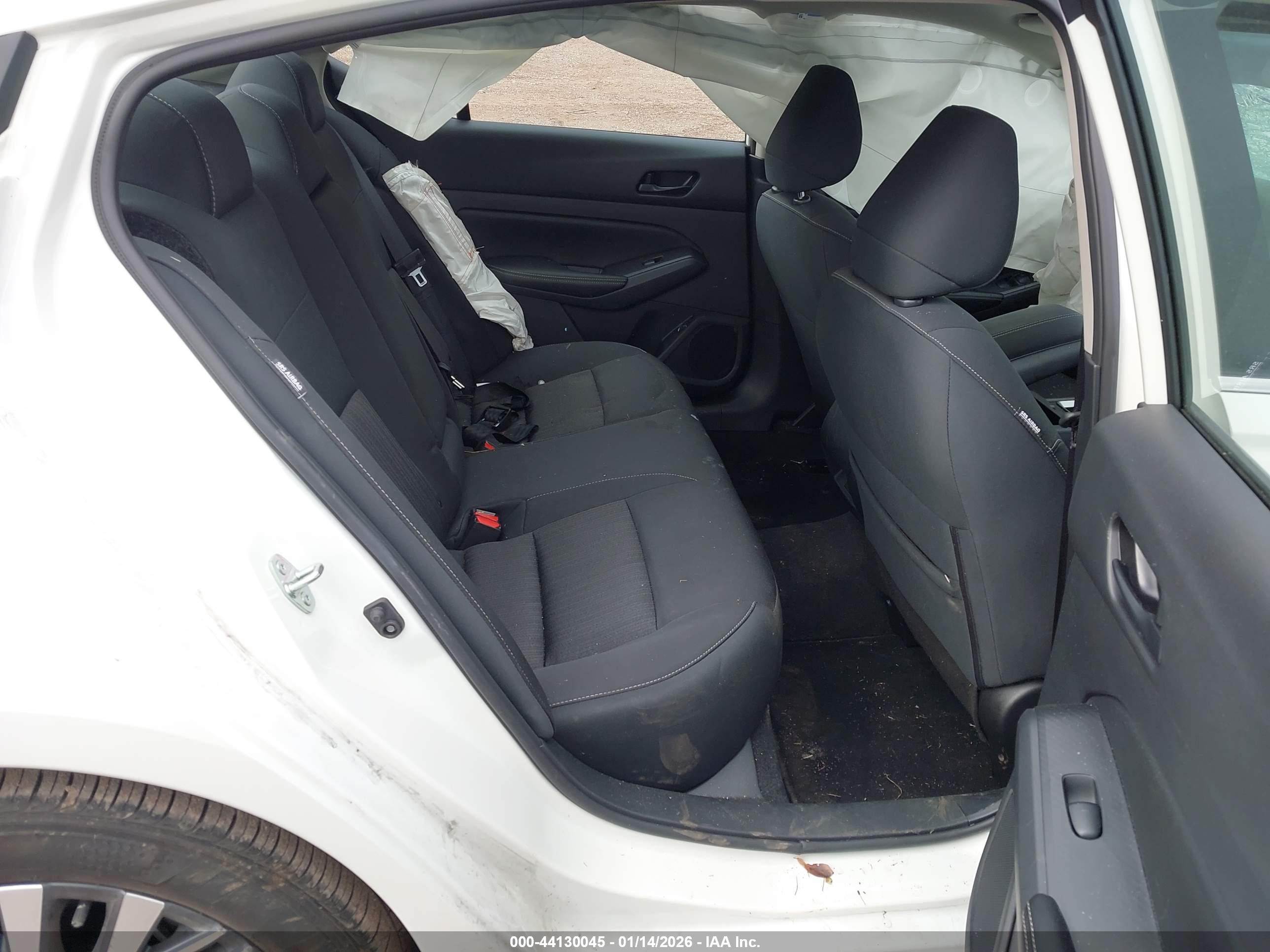 NISSAN ALTIMA image 8