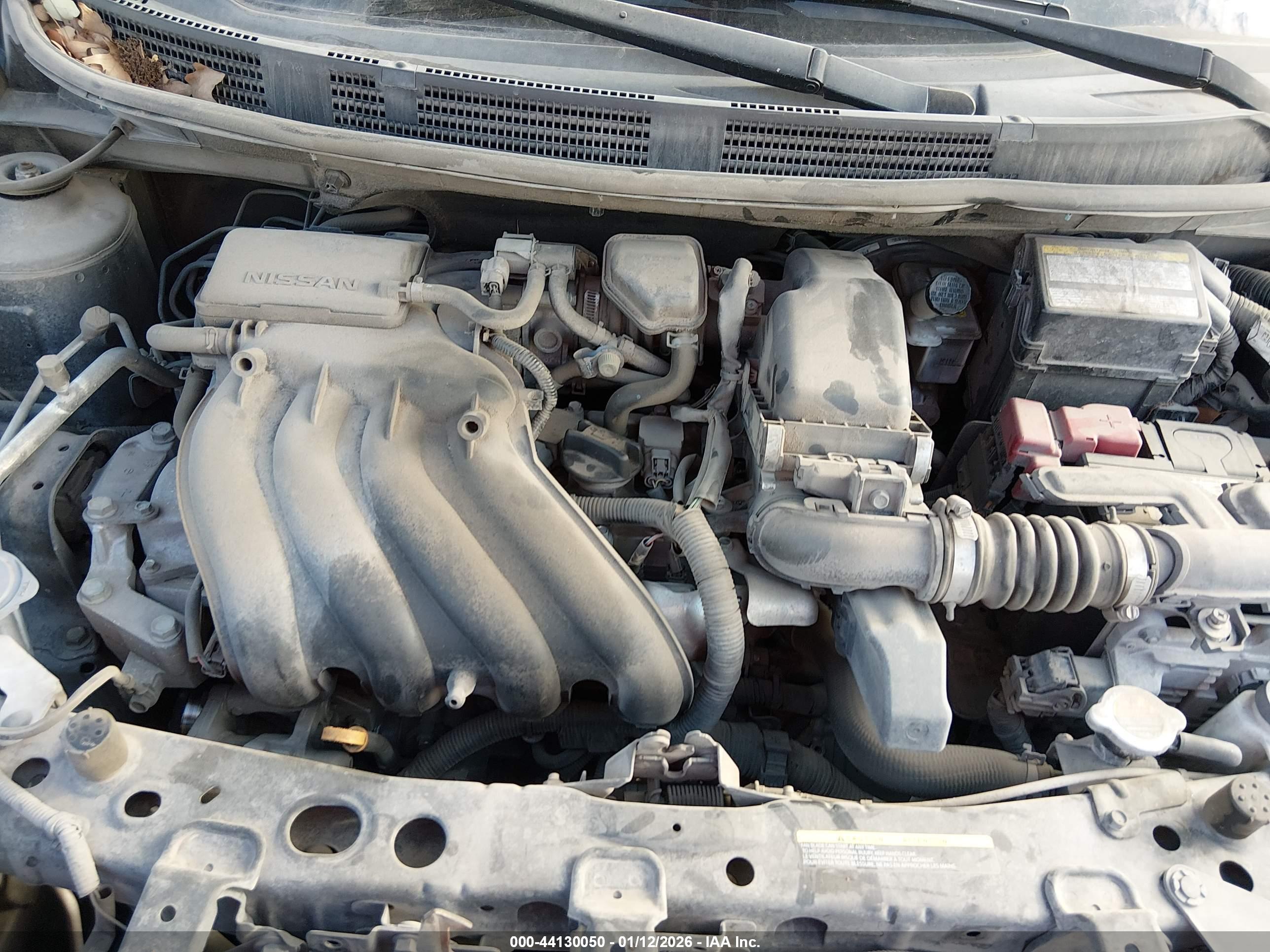 NISSAN VERSA image 10