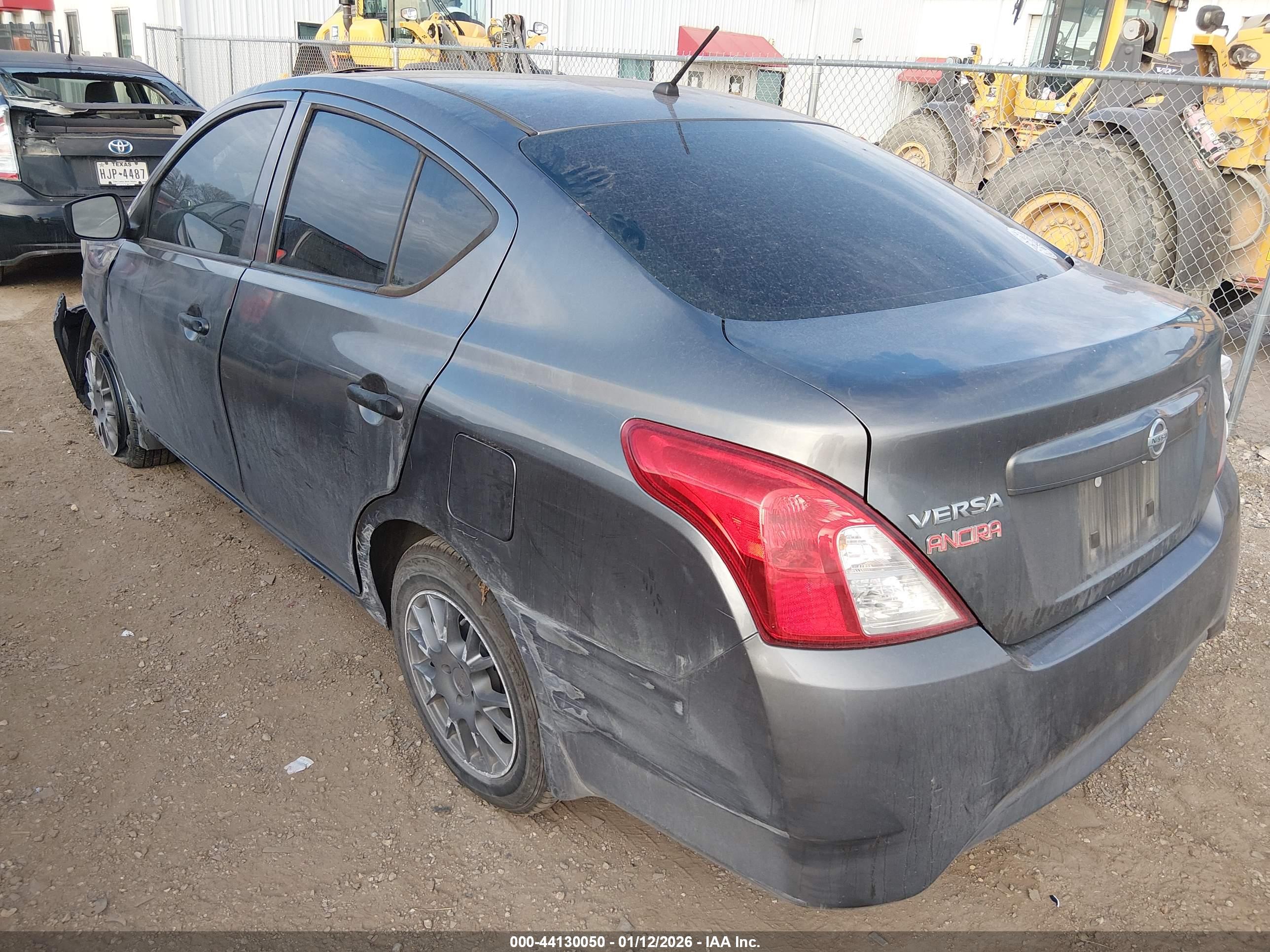 NISSAN VERSA image 3