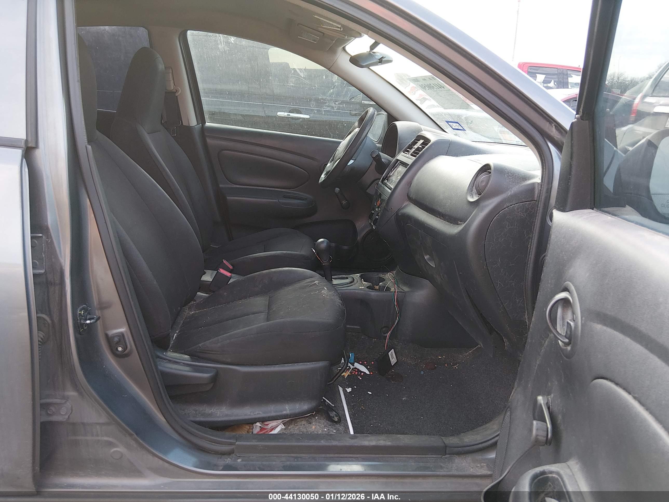 NISSAN VERSA image 5