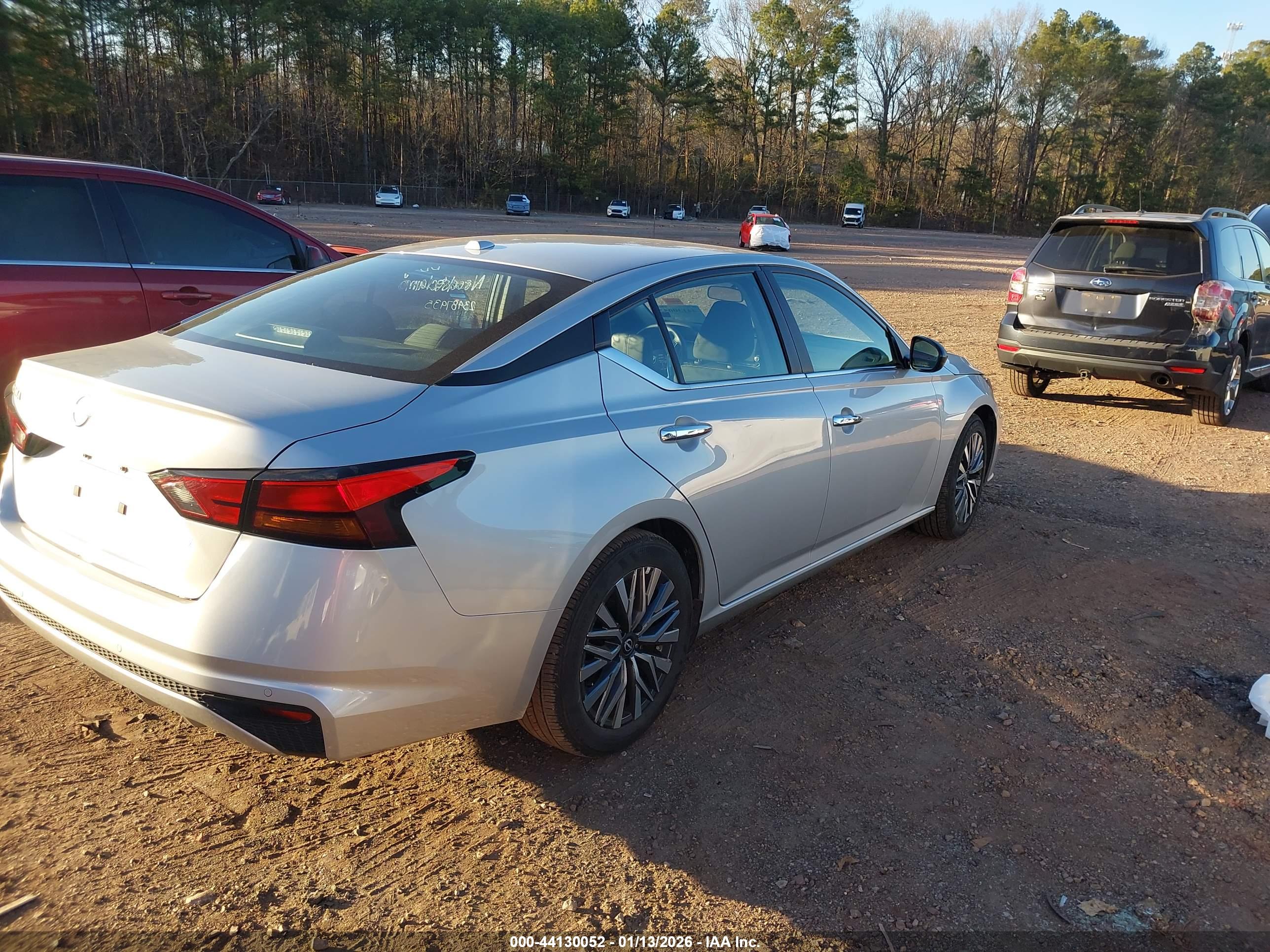 NISSAN ALTIMA image 4