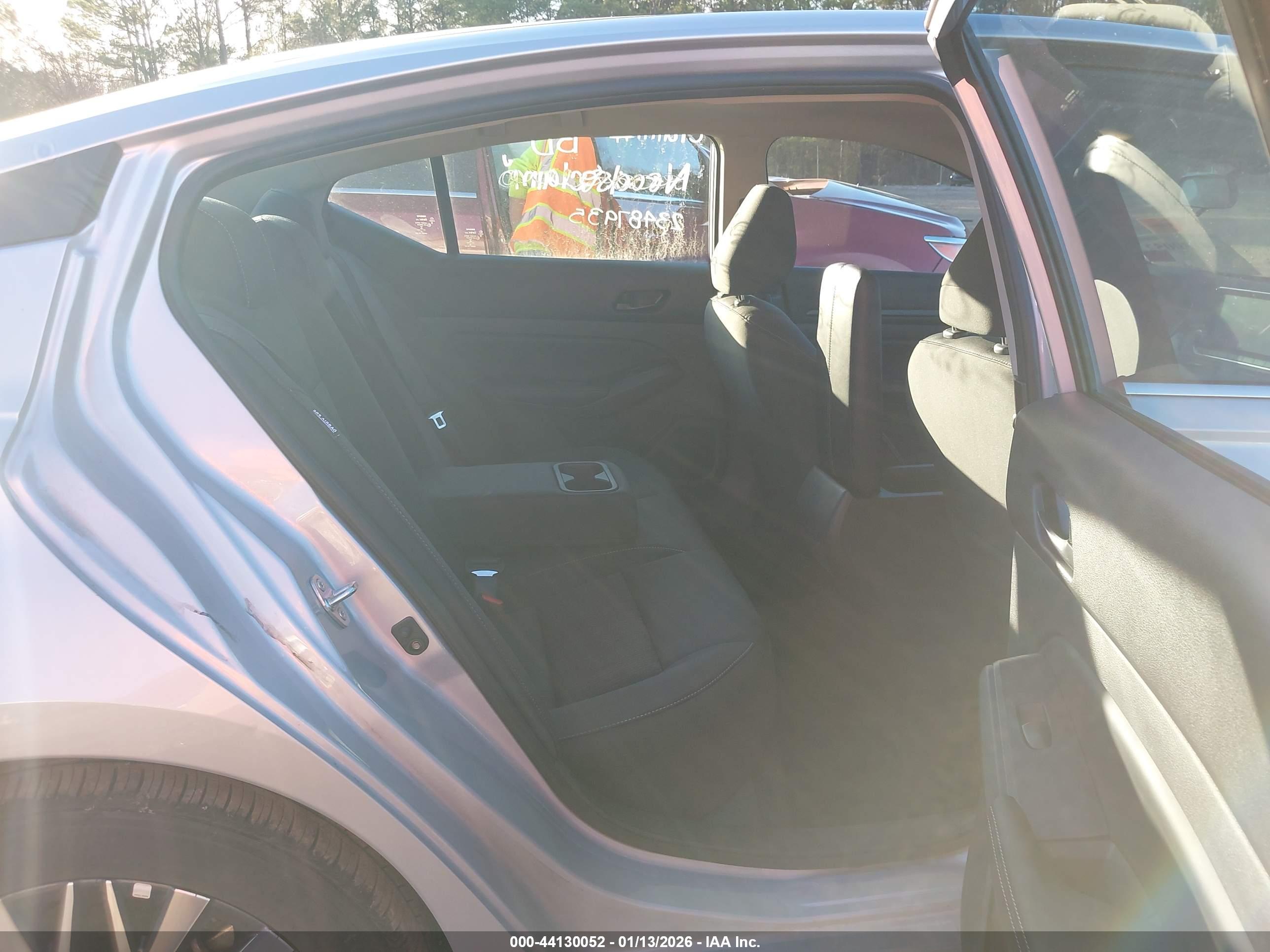 NISSAN ALTIMA image 8