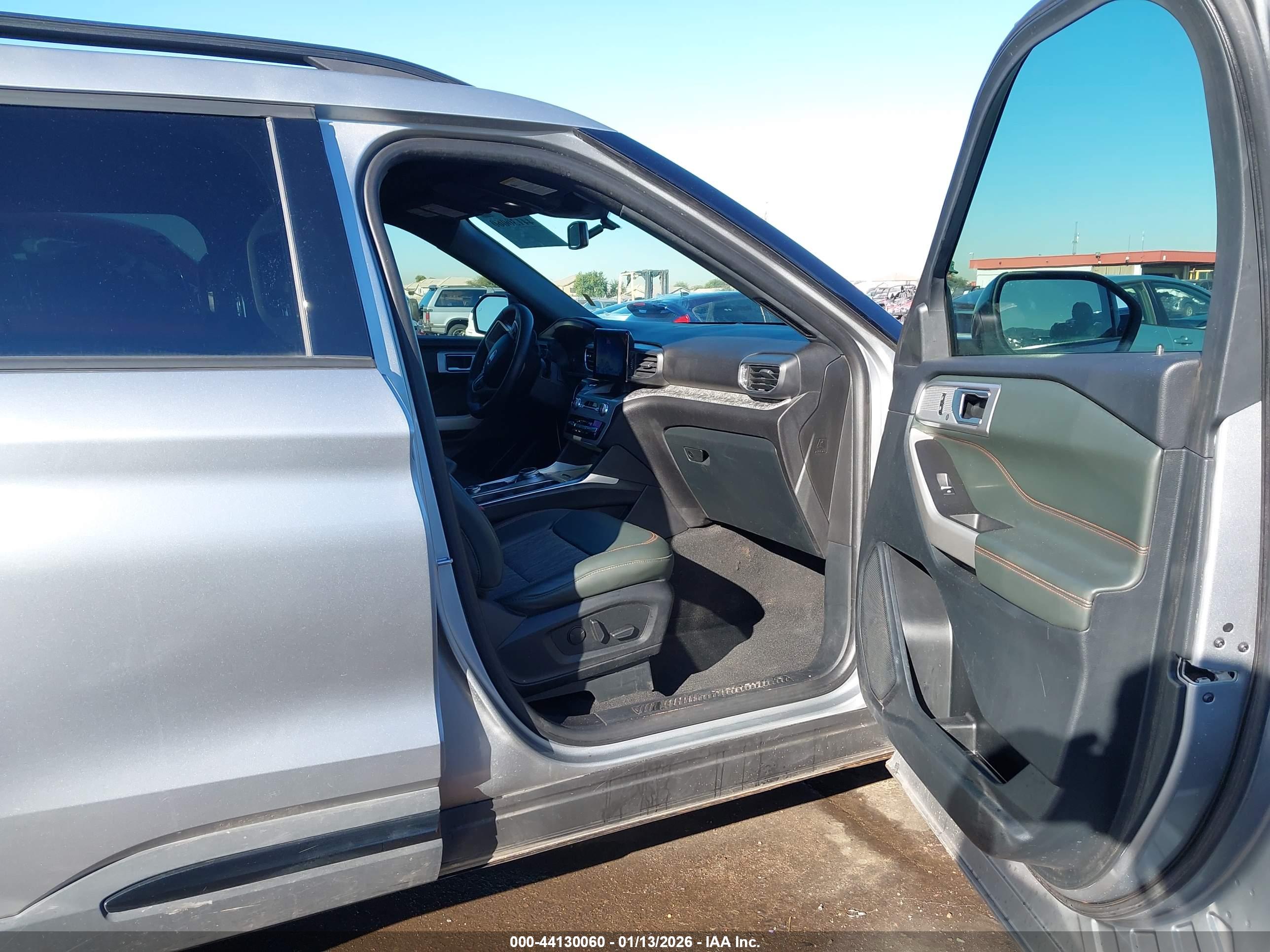 FORD EXPLORER image 5