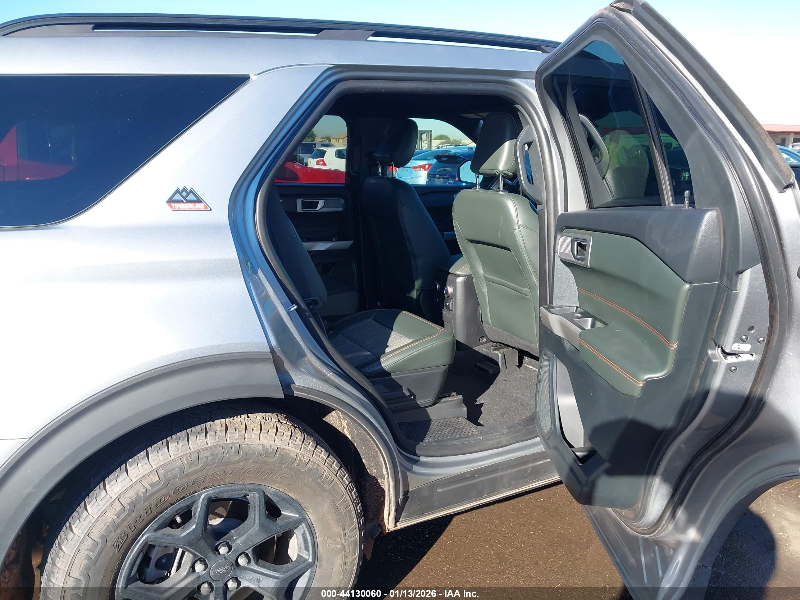 FORD EXPLORER image 8