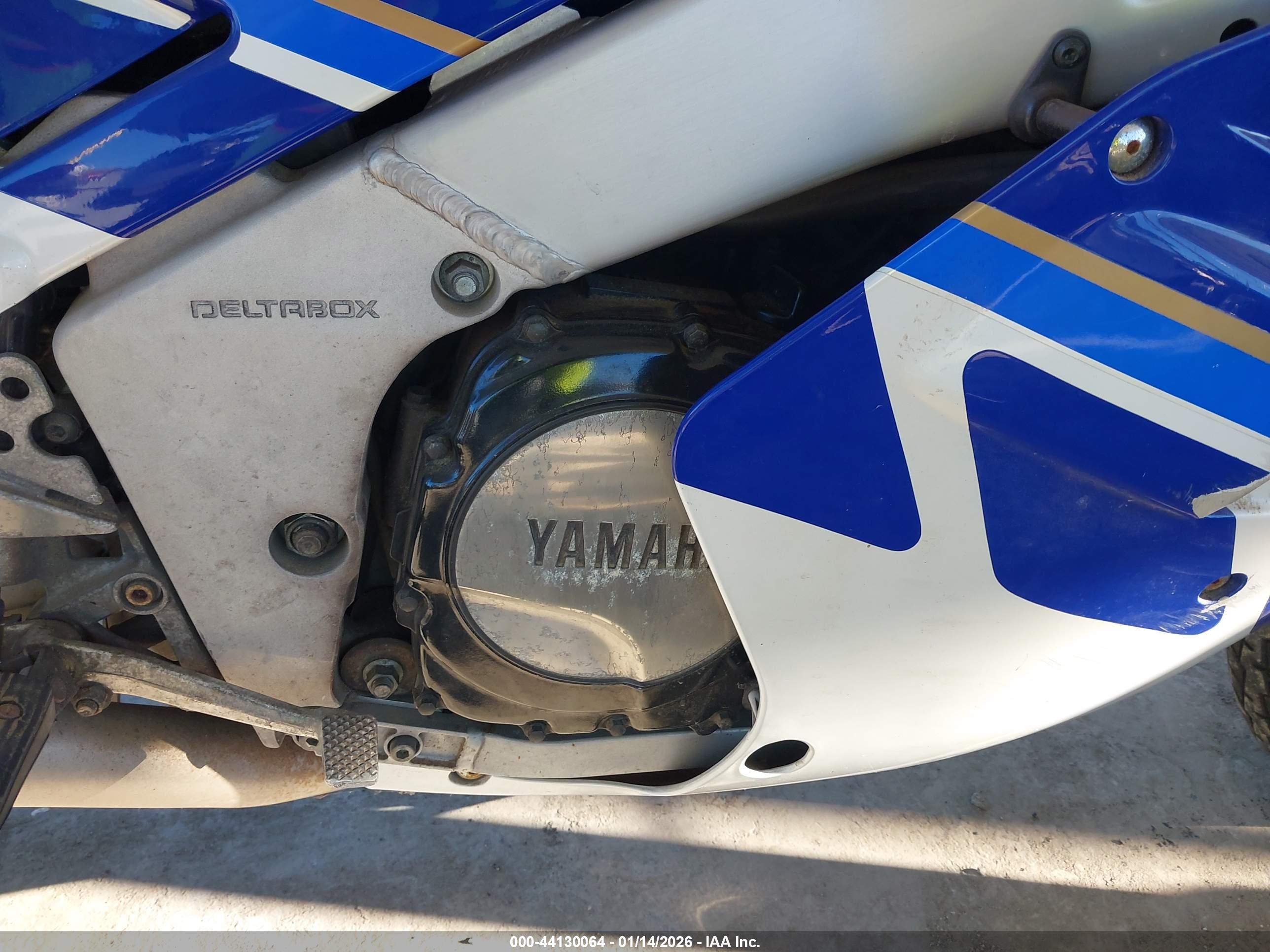 YAMAHA FZR1000 image 8
