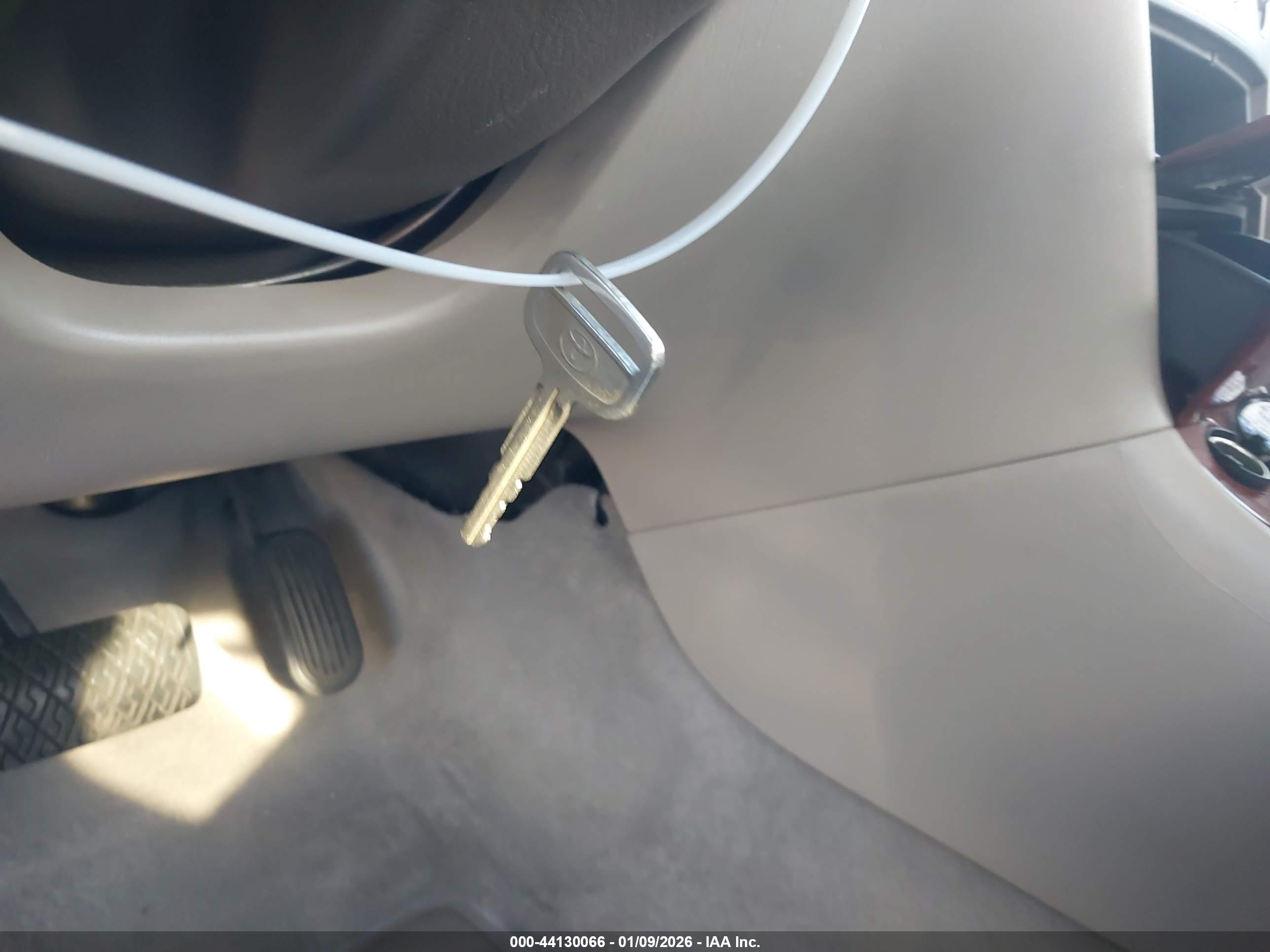 TOYOTA COROLLA image 11