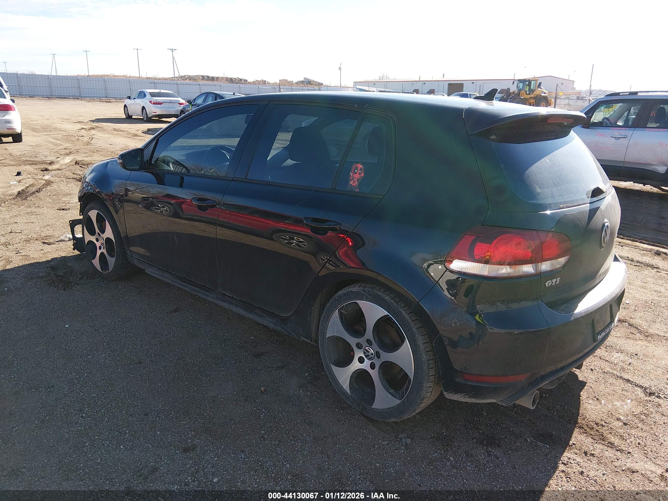 VOLKSWAGEN GTI image 3