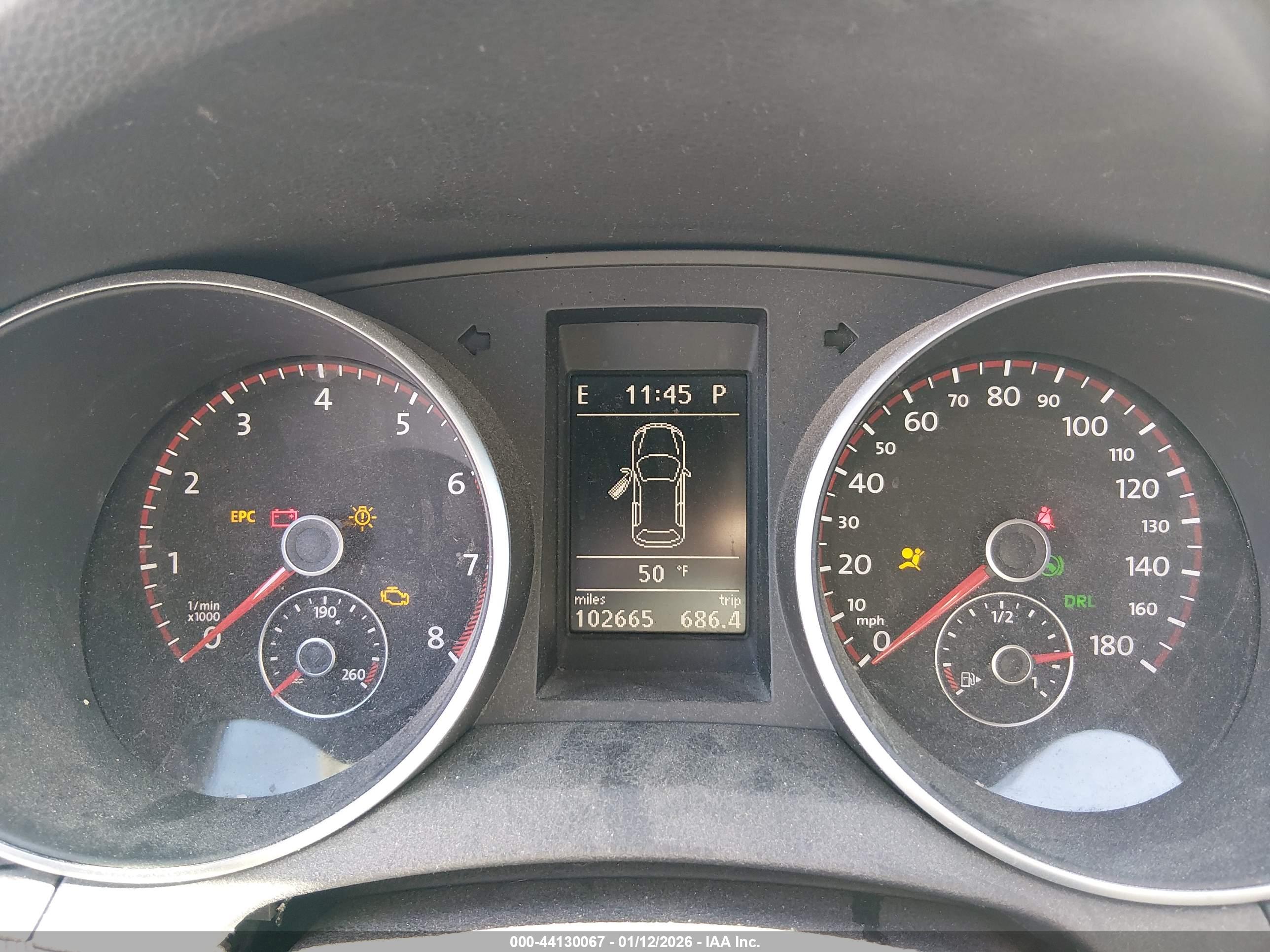 VOLKSWAGEN GTI image 7