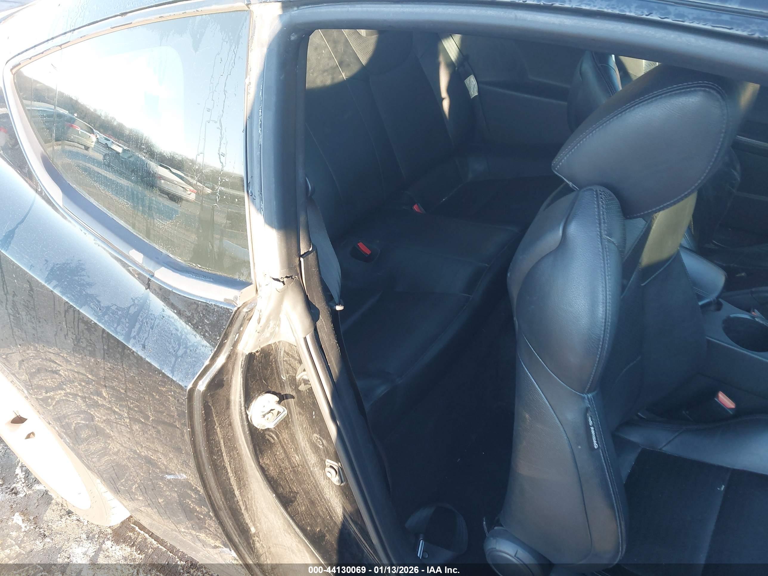 HYUNDAI GENESIS image 8