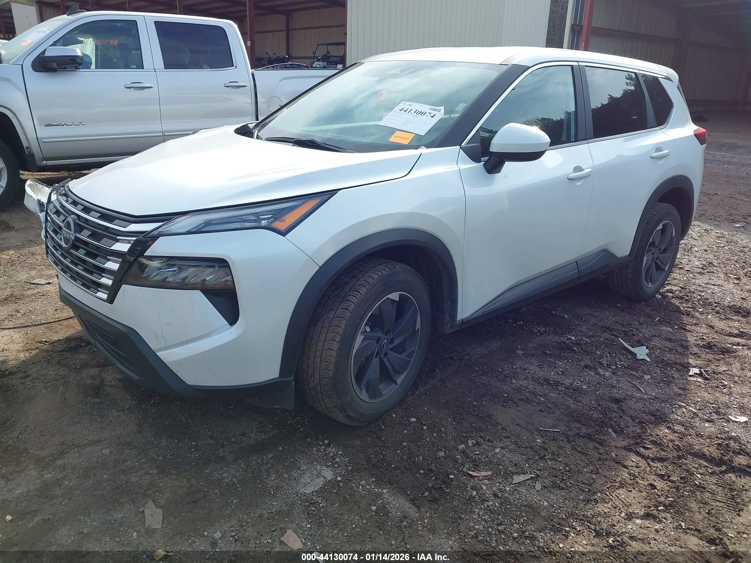 NISSAN ROGUE image 2