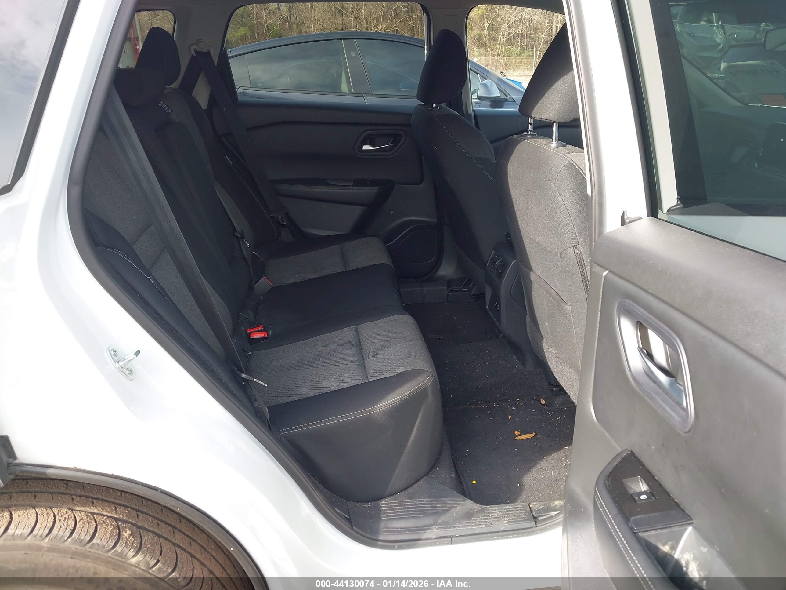 NISSAN ROGUE image 8