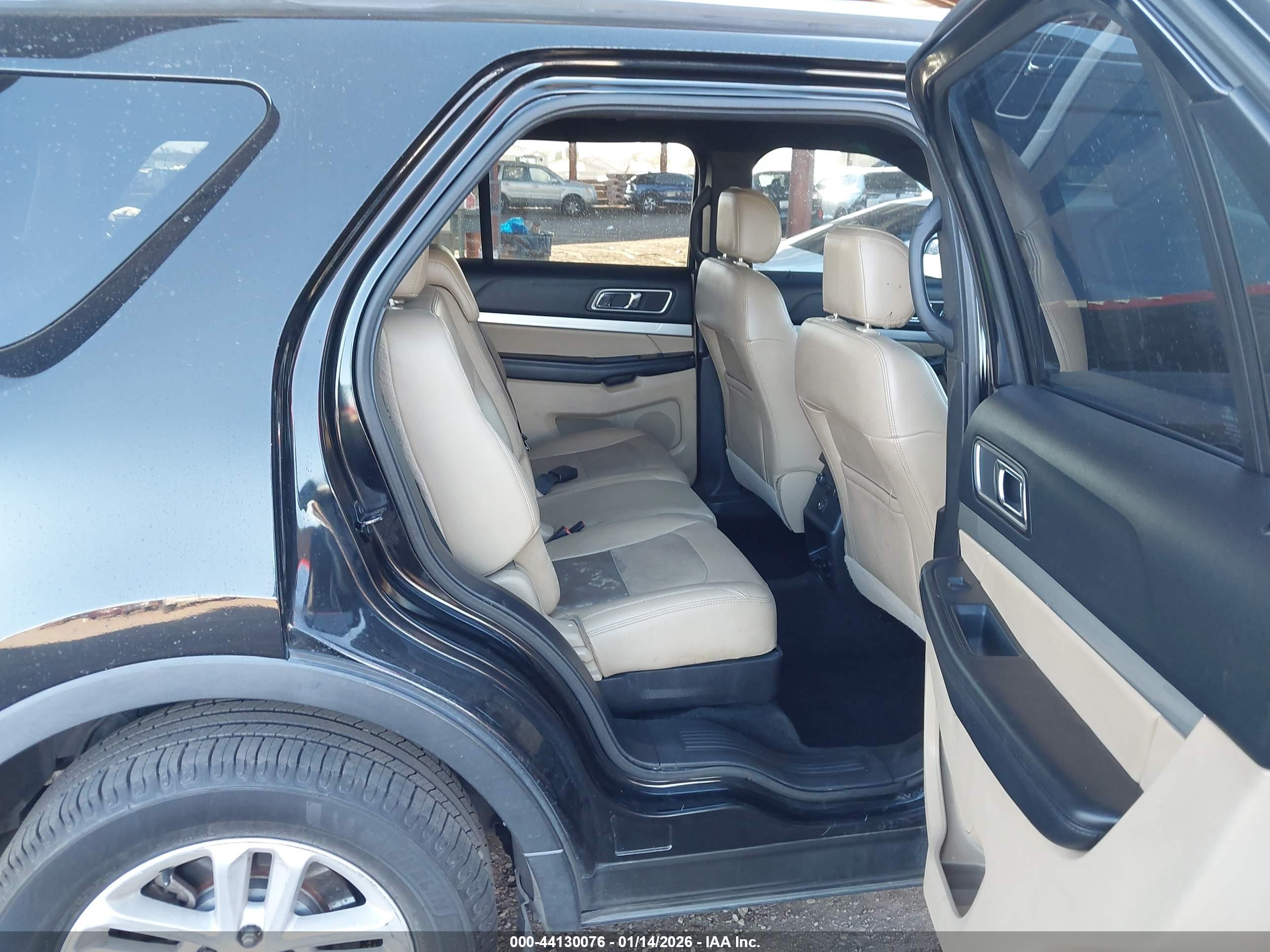 FORD EXPLORER image 8