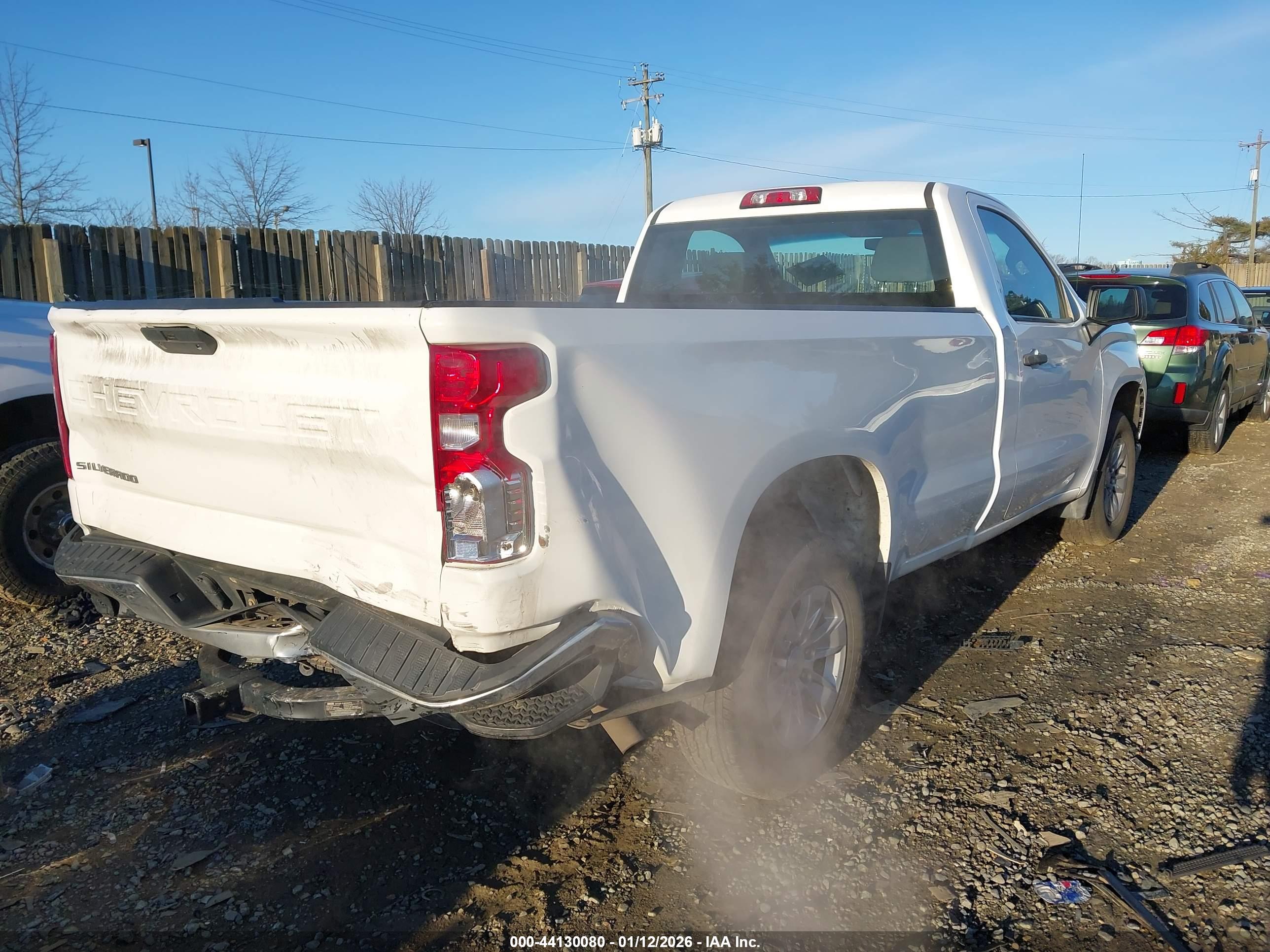 CHEVROLET SILVERADO image 4