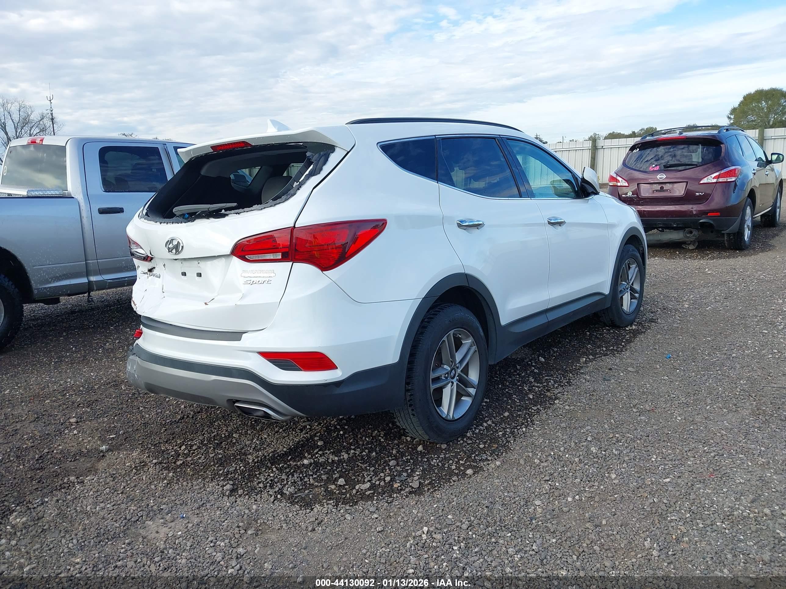 HYUNDAI SANTA image 4