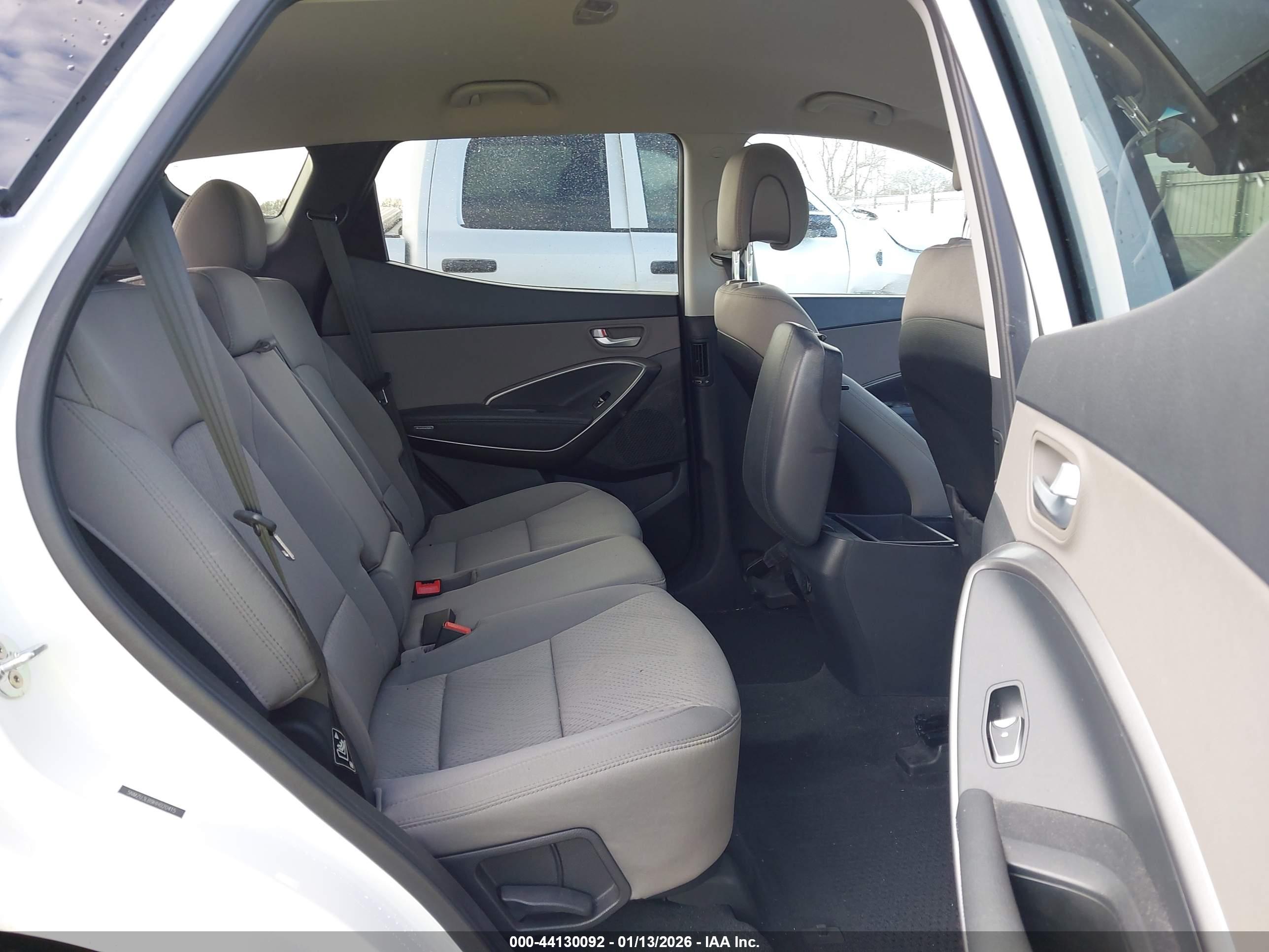 HYUNDAI SANTA image 8