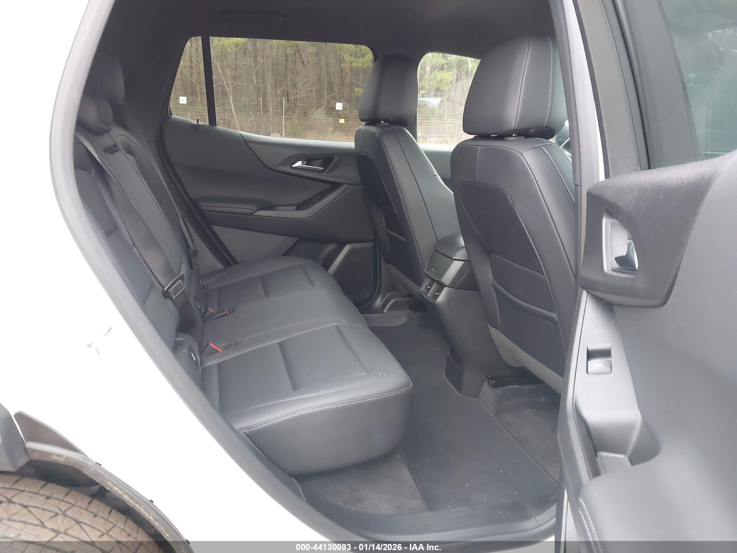 CHEVROLET EQUINOX image 8