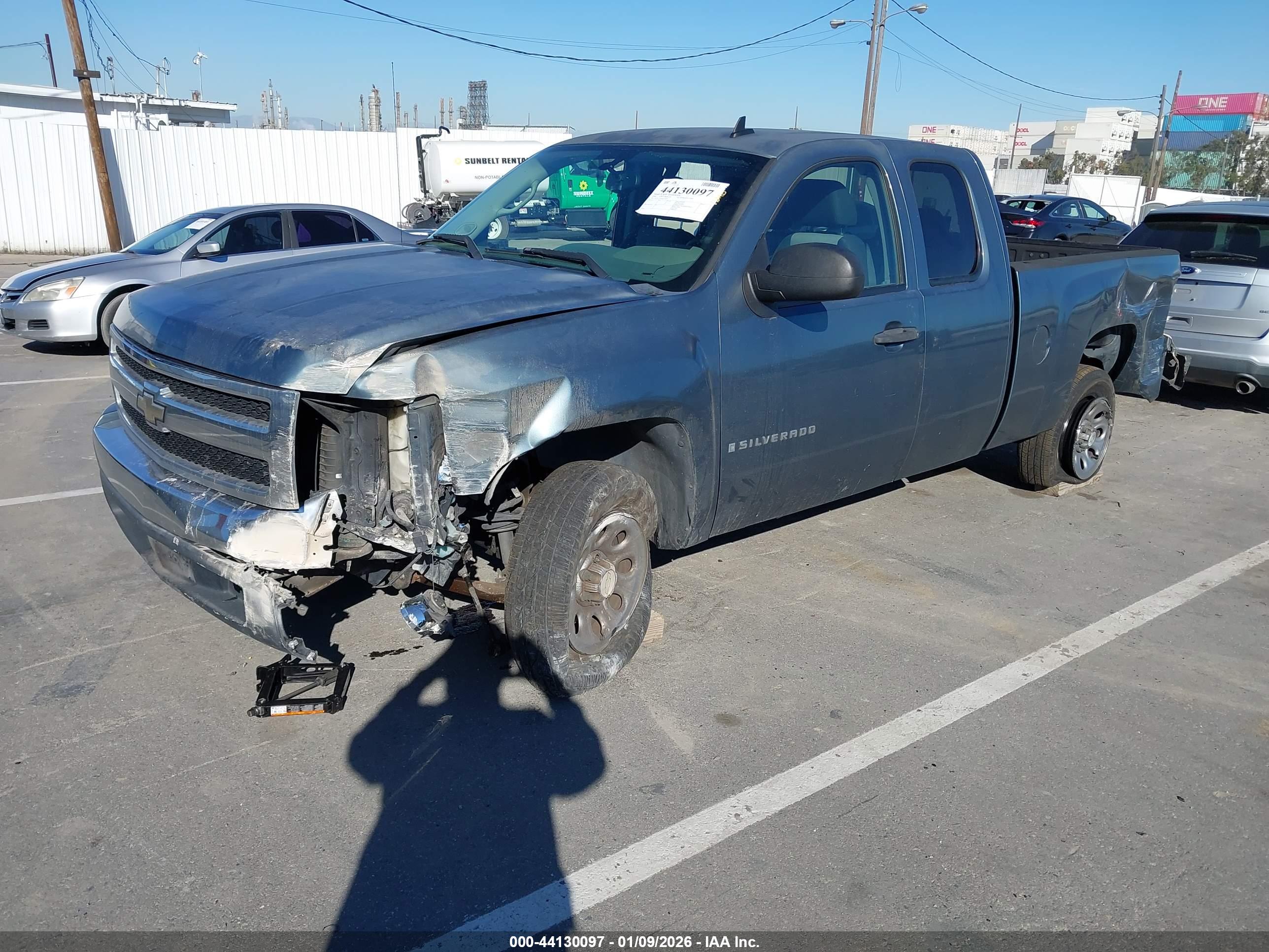 CHEVROLET SILVERADO image 2