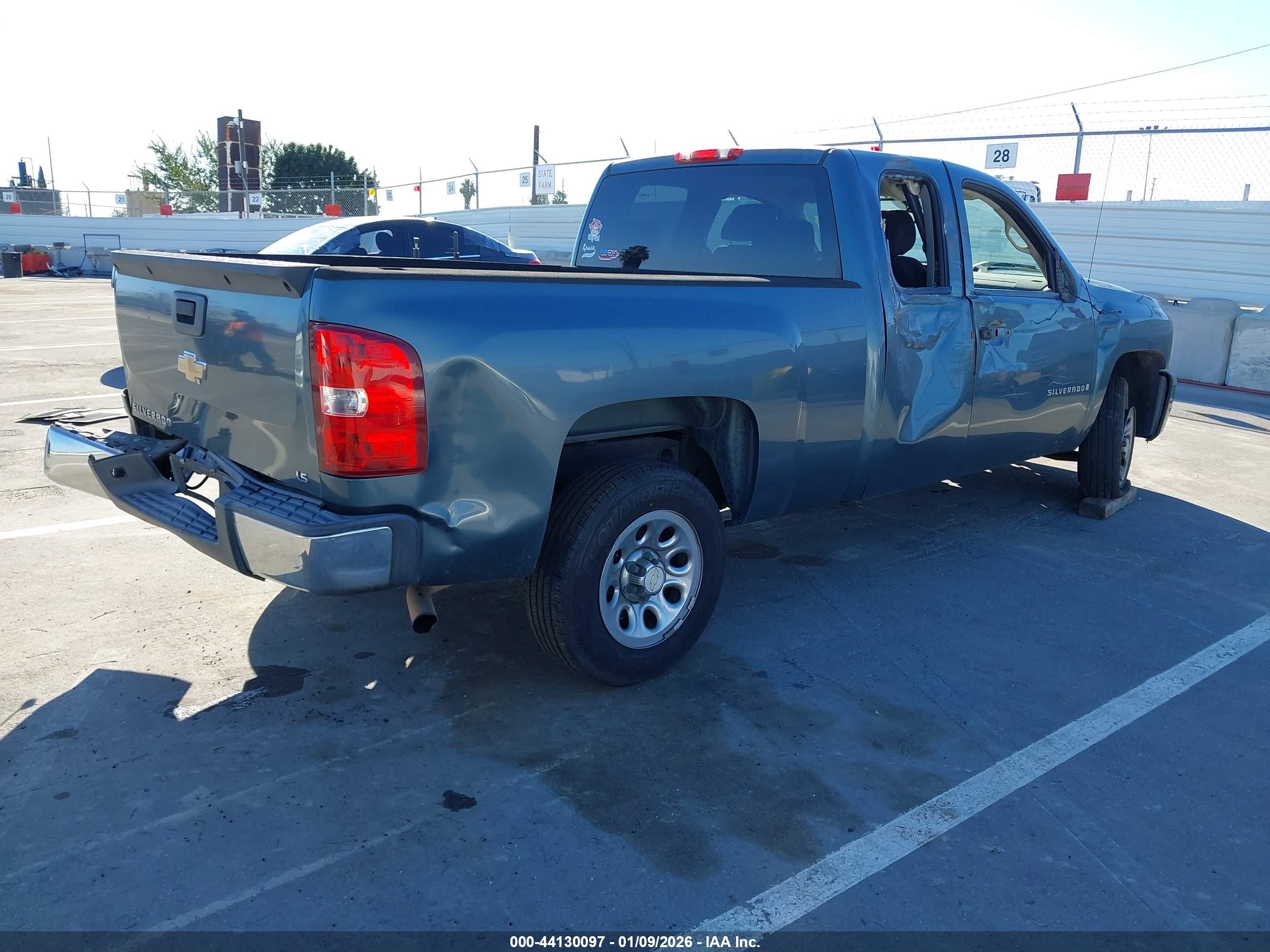 CHEVROLET SILVERADO image 4